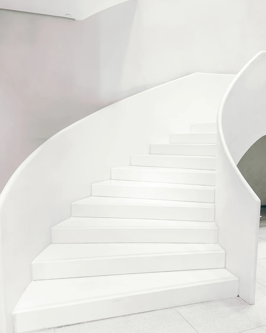 Grantham hallway + stairs
