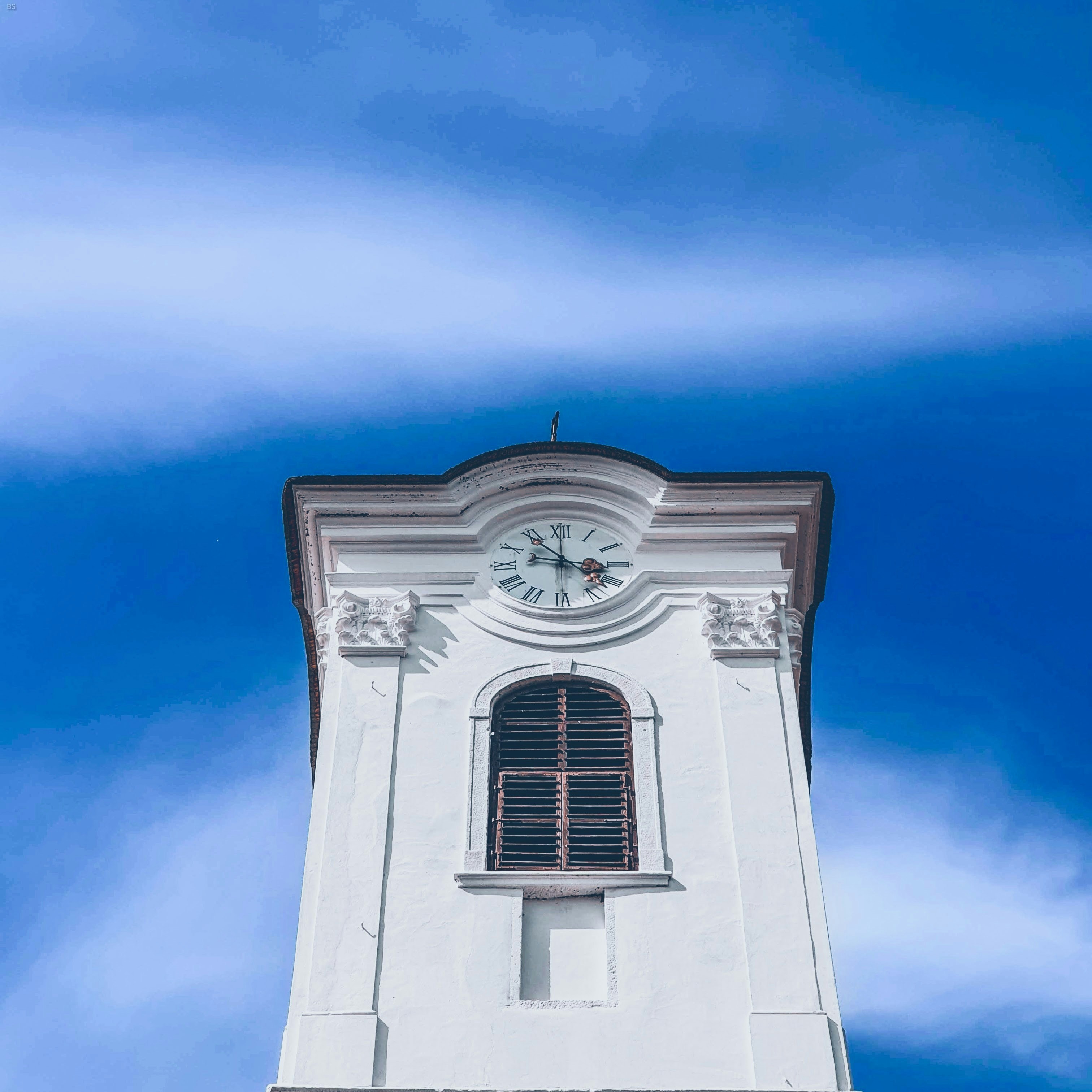 Photo by sanyaibandor