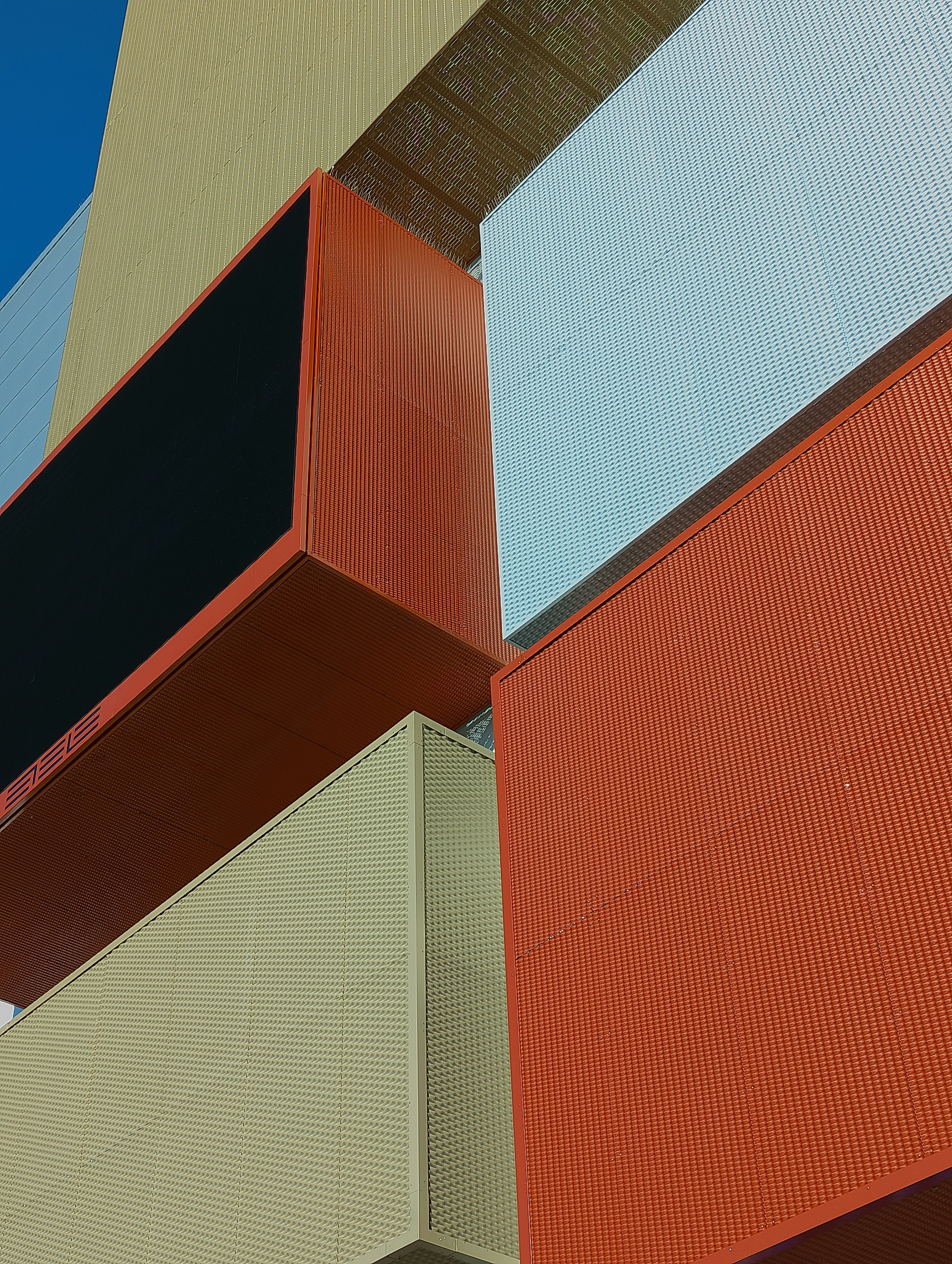 Photo by sanyaibandor