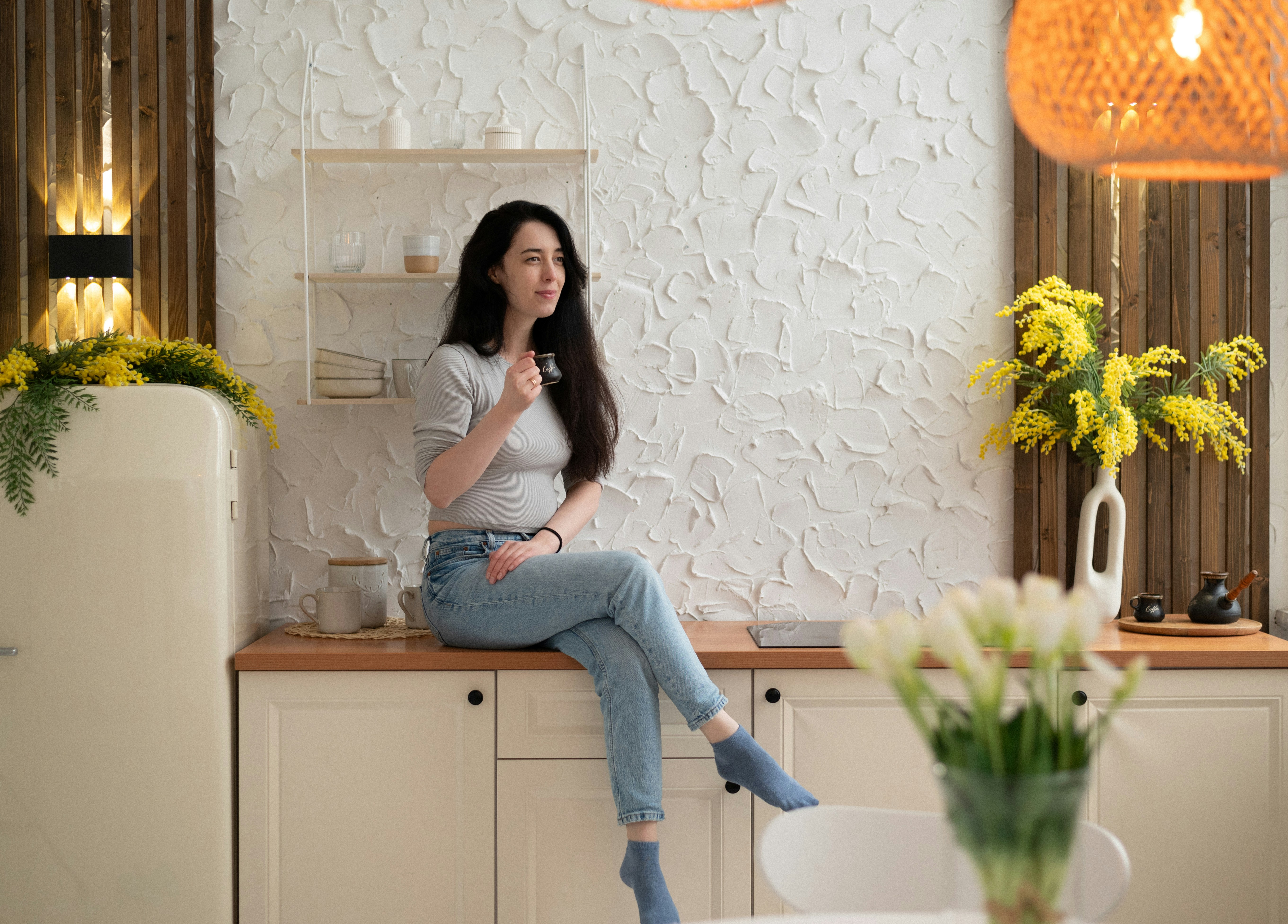pregnant woman drinking milk, wallpaper, Susu Ibu Hamil Trimester 2 Terbaik: Rekomendasi & Panduan Nutrisi 2