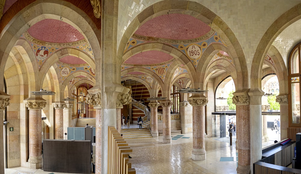 a large building with a bunch of arches