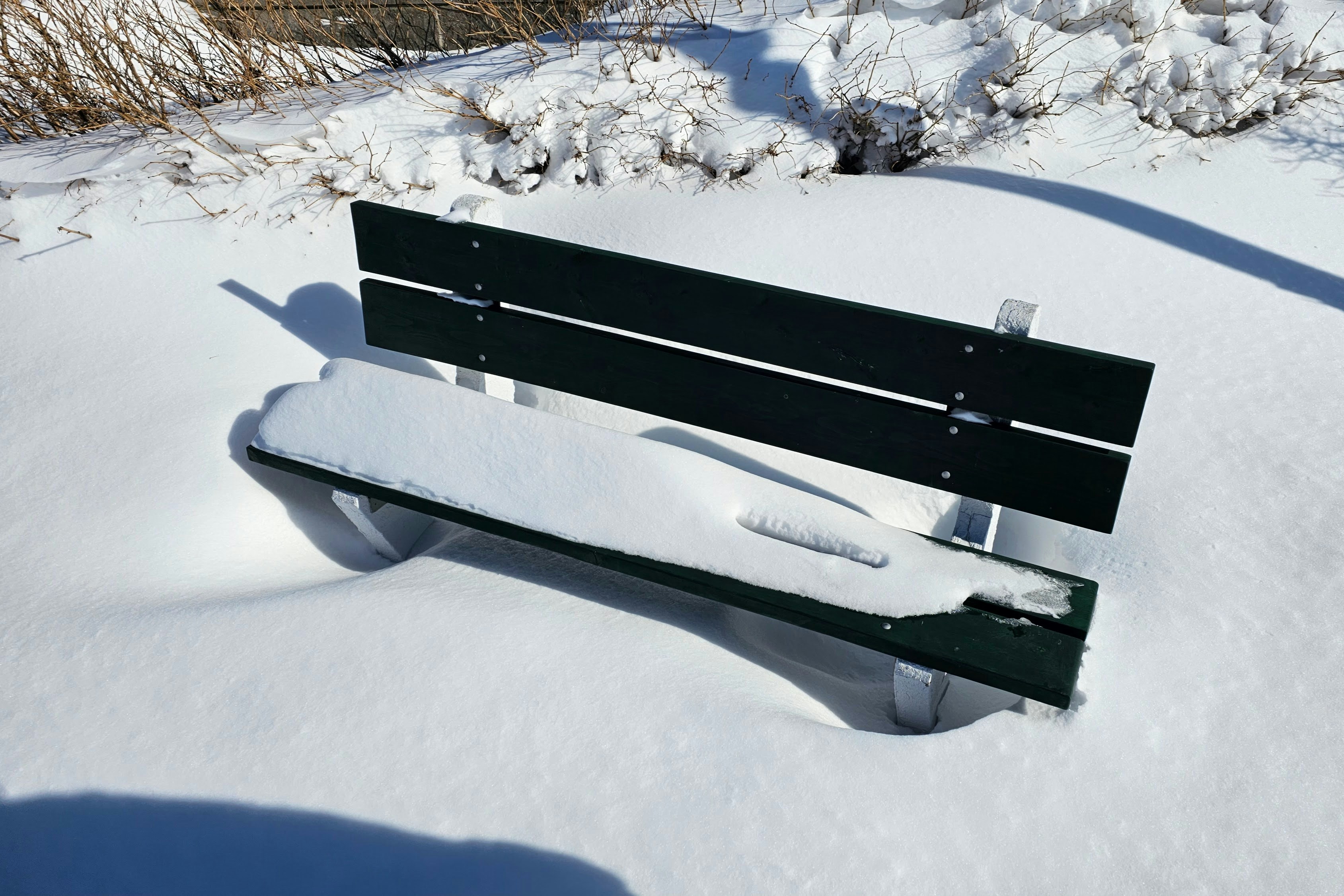 太陽光発電の雪害対策｜積雪地域での設置注意点関連画像