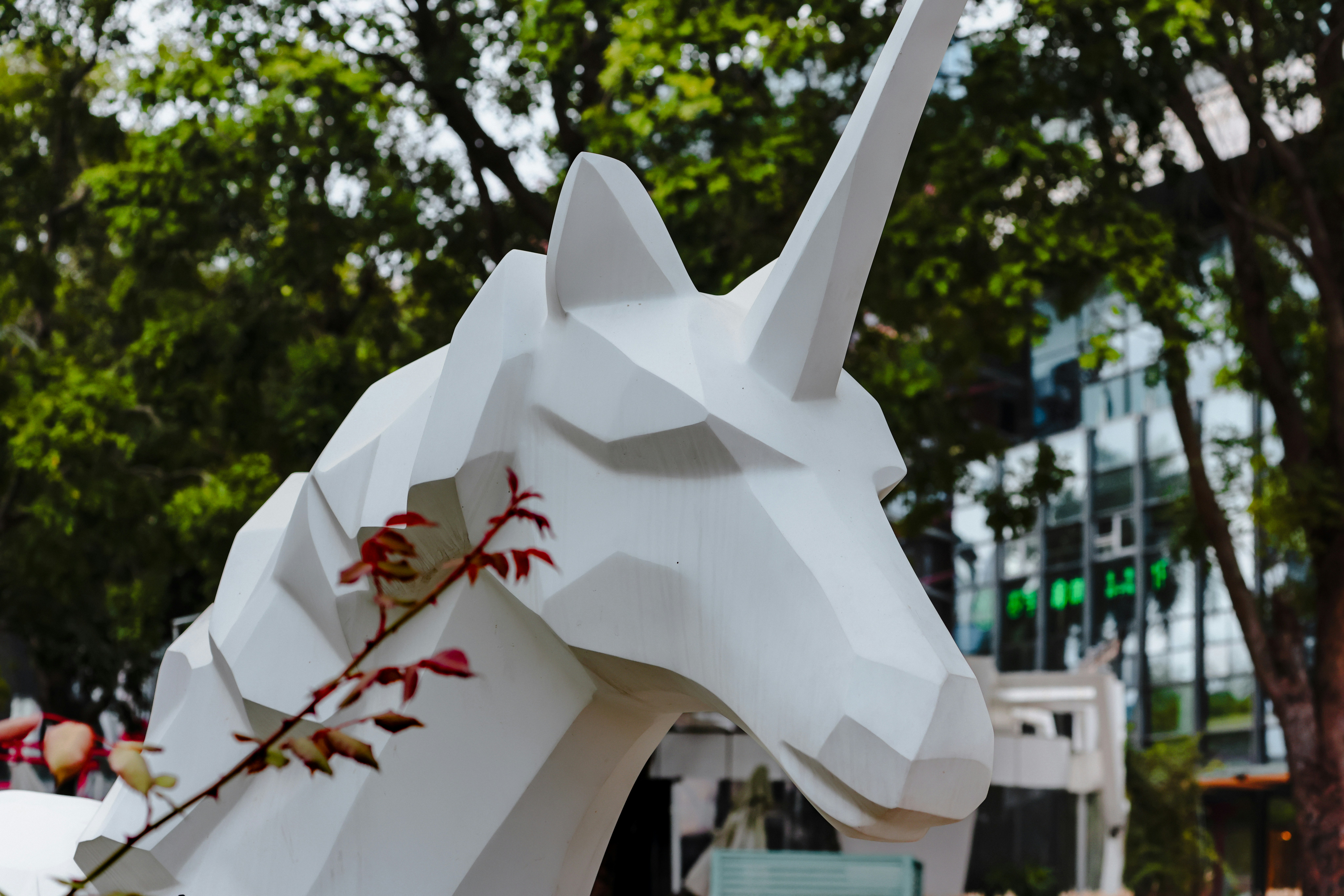 The Rise of the Lean Unicorn: How MedVi and AI Redefine Corporate Power