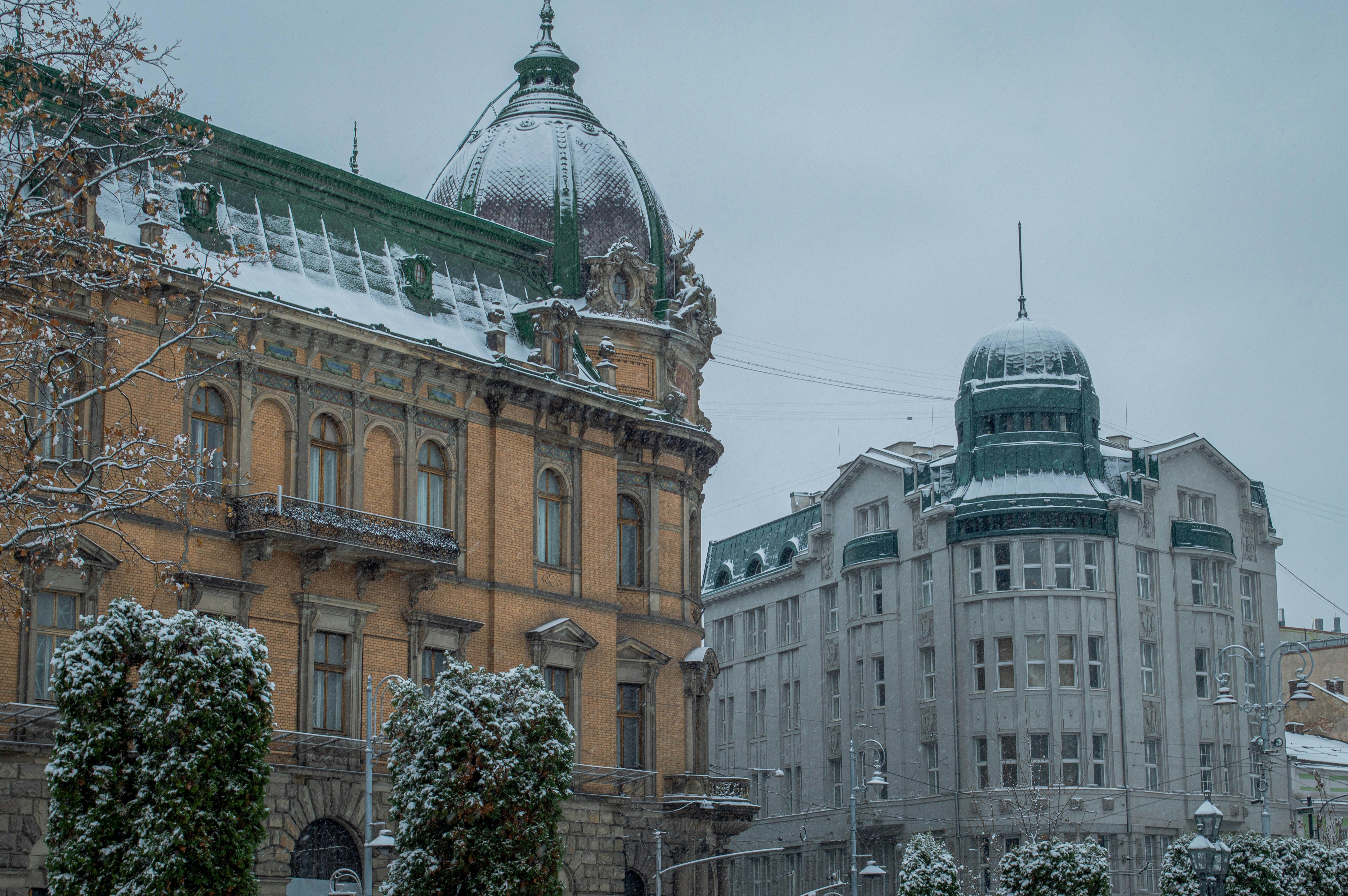 a large building with a dome on top of it