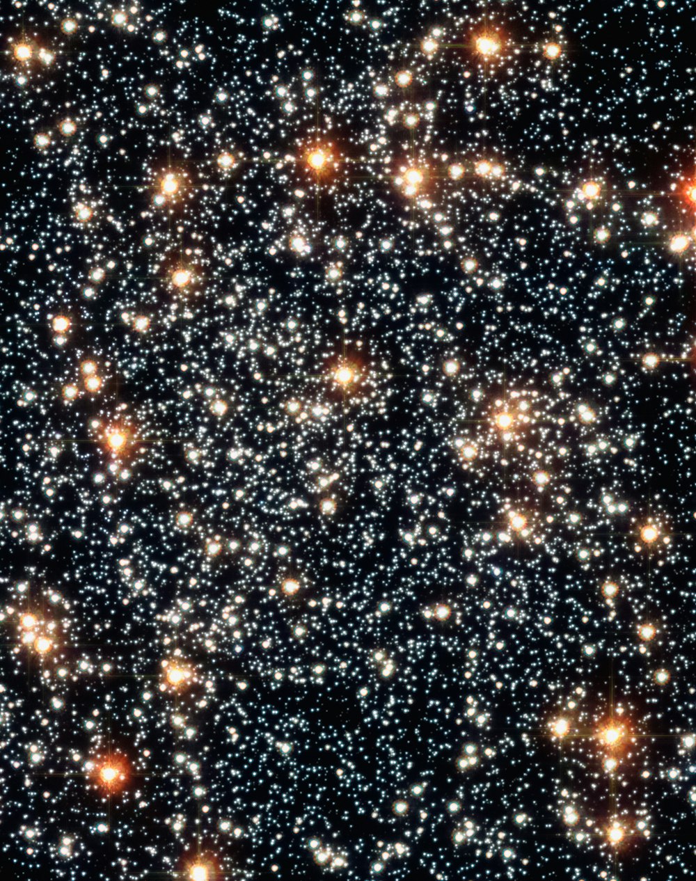 Un cúmulo muy grande de estrellas en el cielo