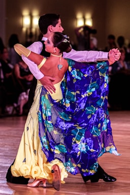 photos by pasha simakov,how to photograph tango of blue and yellow.