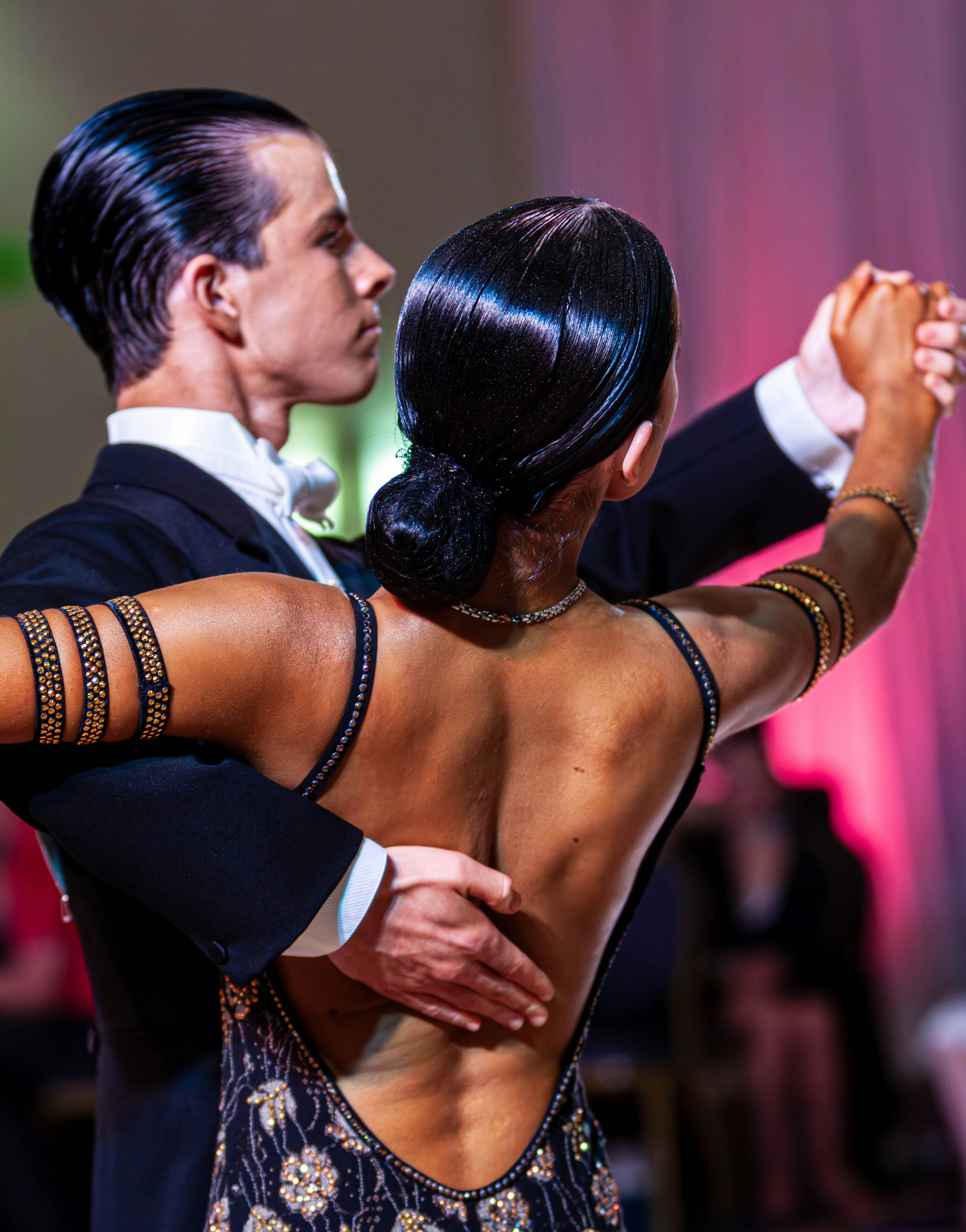 great photo recipe,how to photograph the quickstep -- a light-hearted dance of the standard ballroom dances.