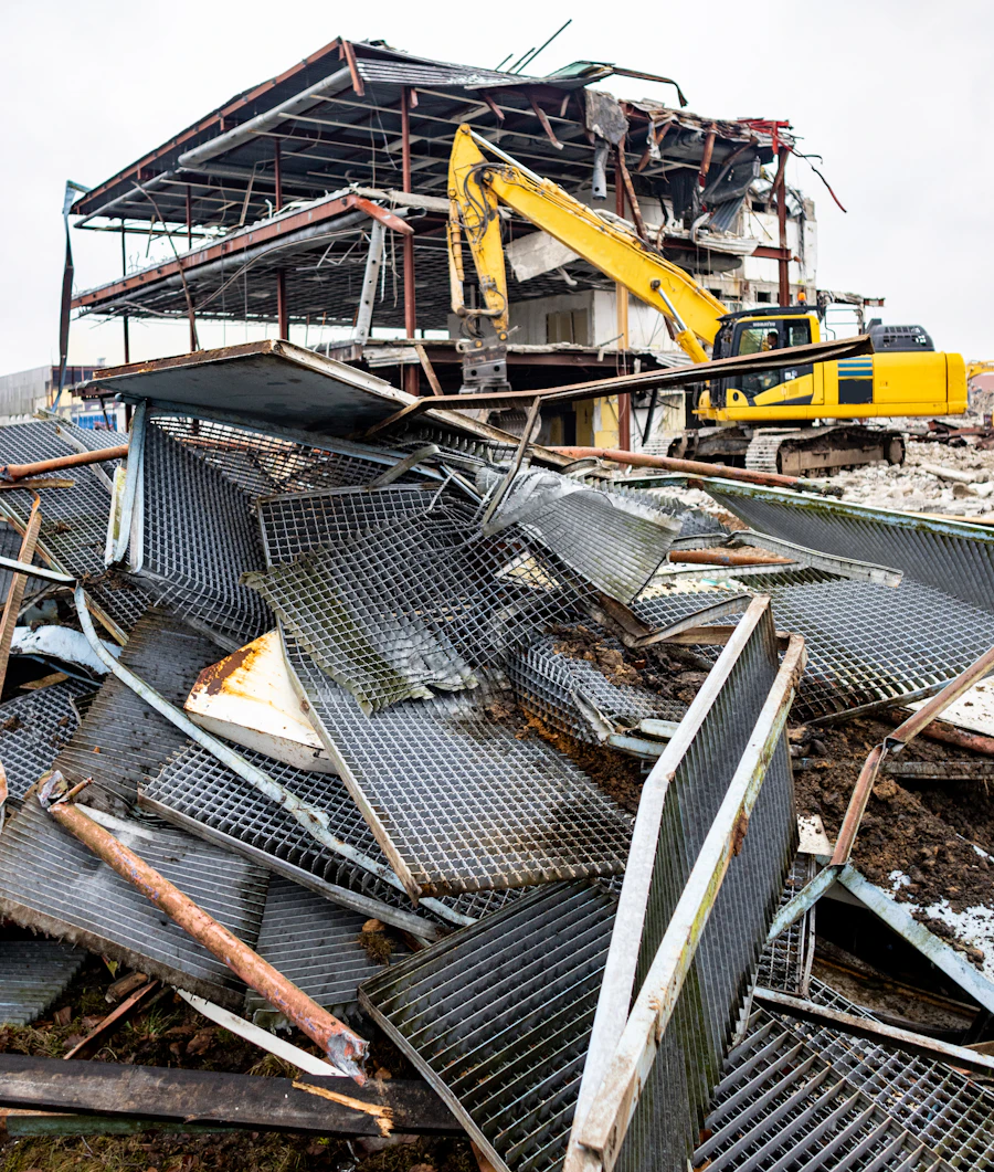 Abbruchmaterial auf einer Baustelle