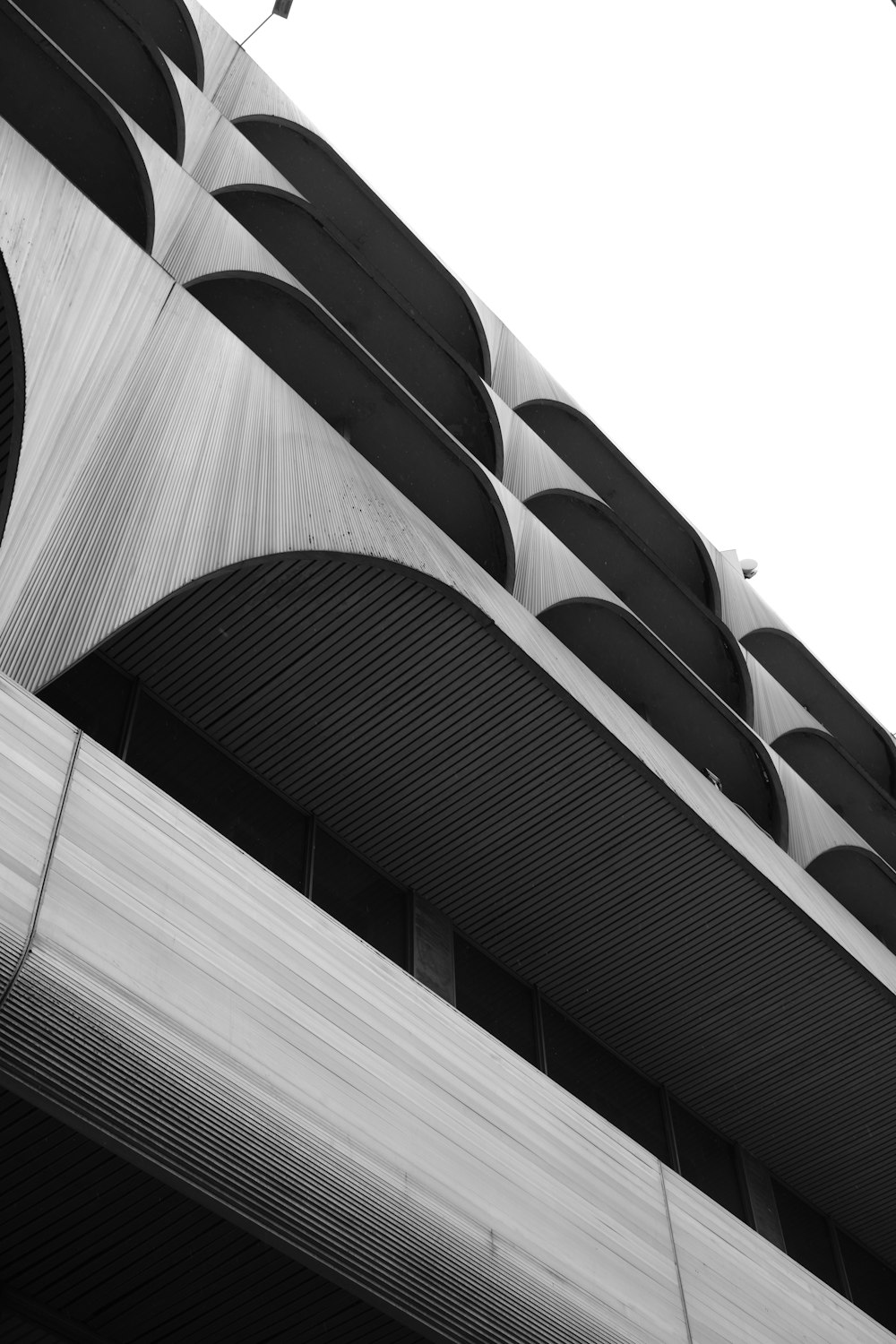 a black and white photo of a building