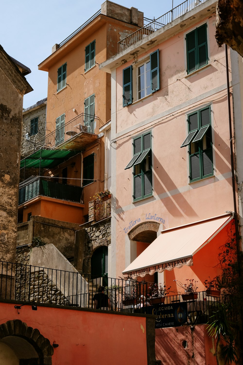 a group of buildings that are next to each other