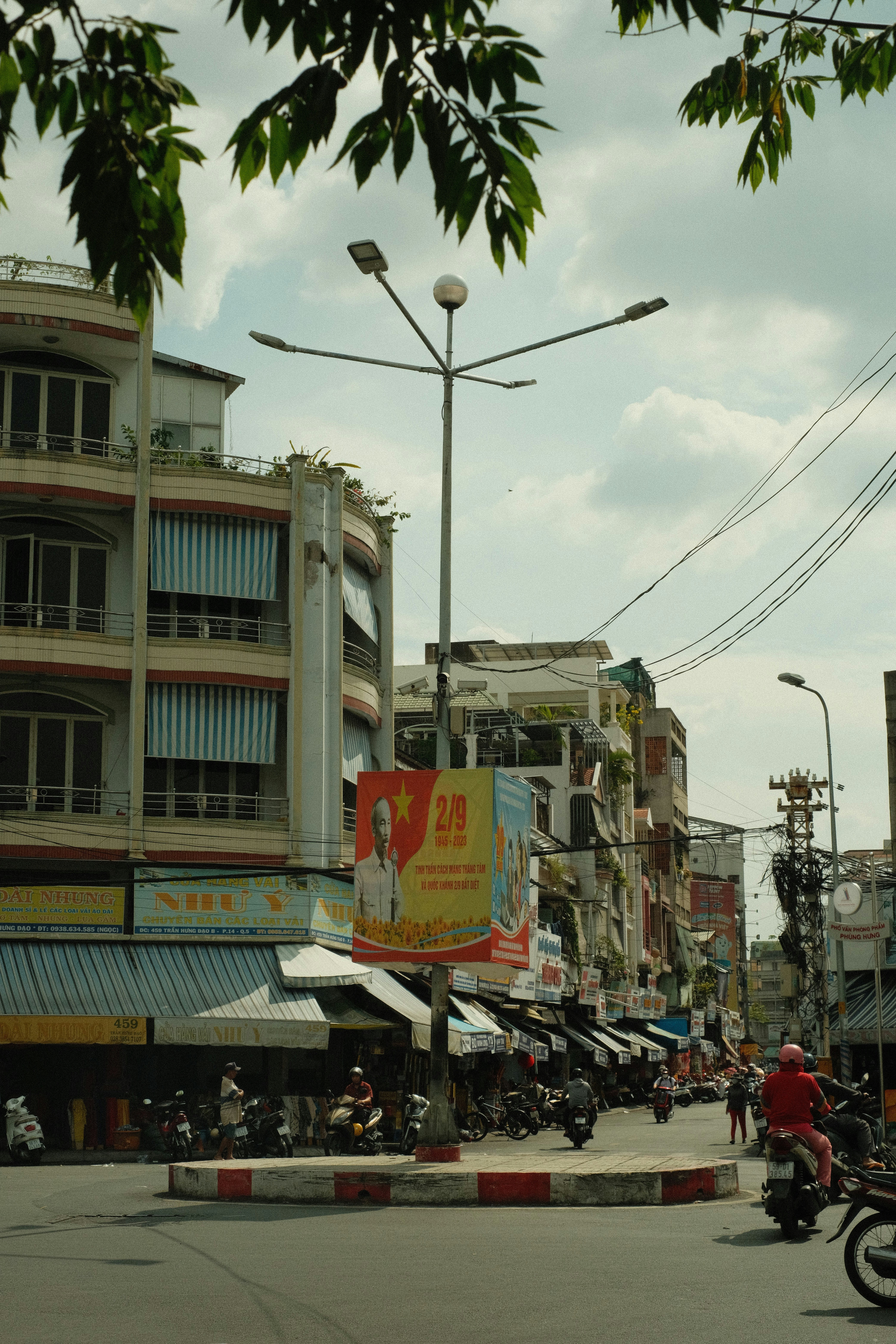 What is an Online Storefront? Definition, Key Features, Types & Benefits Explained