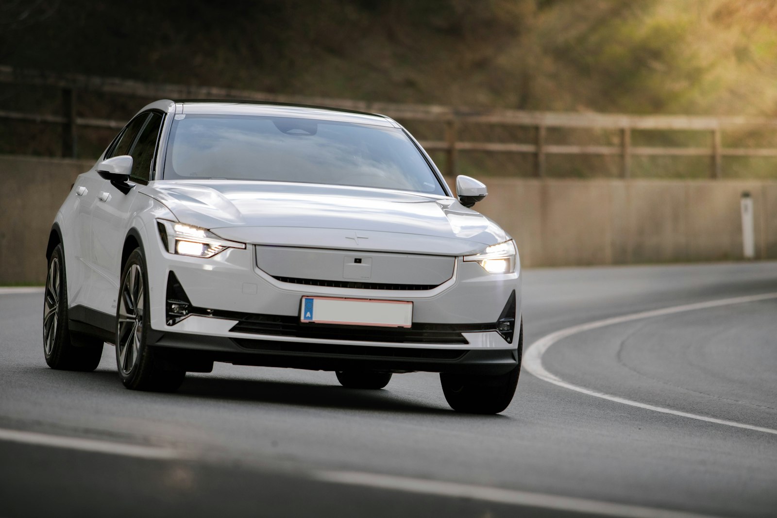 O rugido virou silêncio: a nova engenharia sensorial do marketing automotivo elétrico