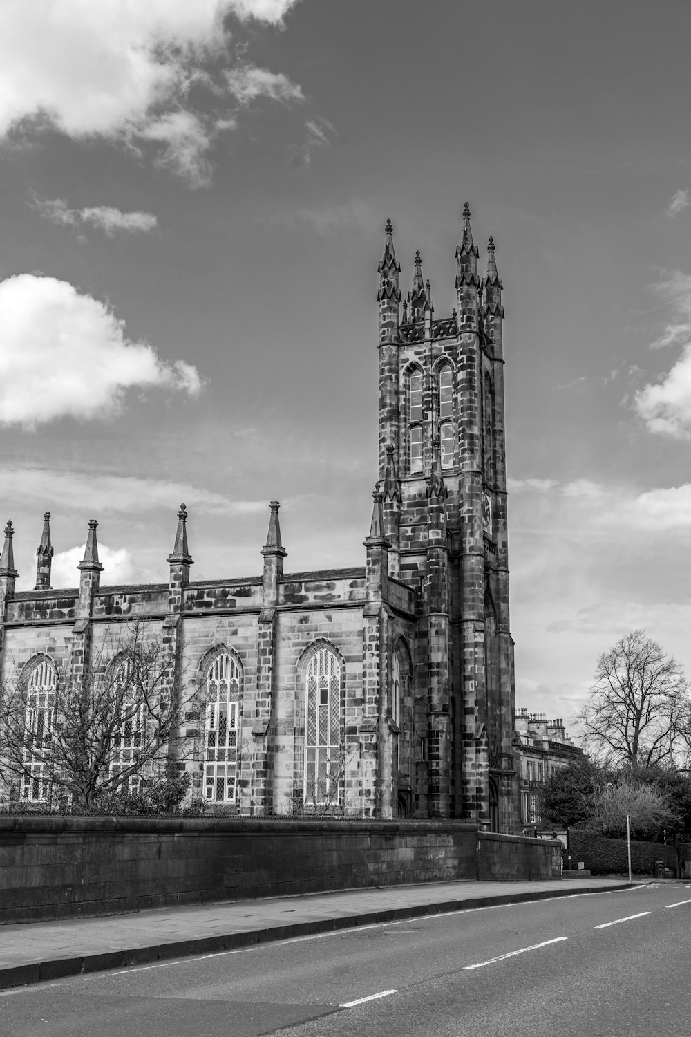 a black and white photo of a large building