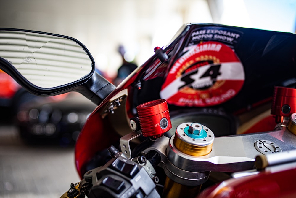 a close up of the handle bars on a motorcycle