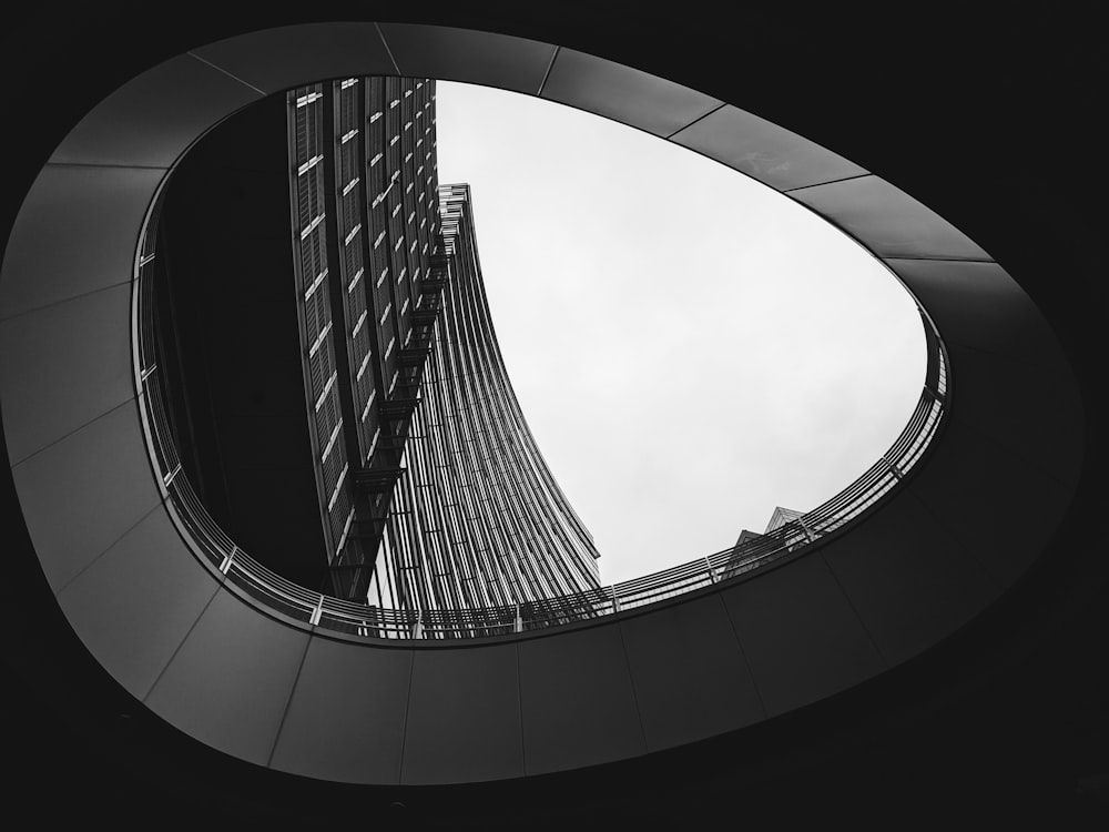 a black and white photo of a building