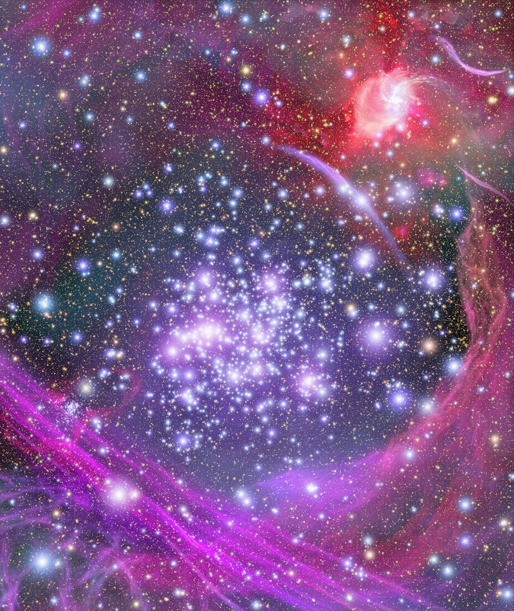 an image of a star cluster in the sky