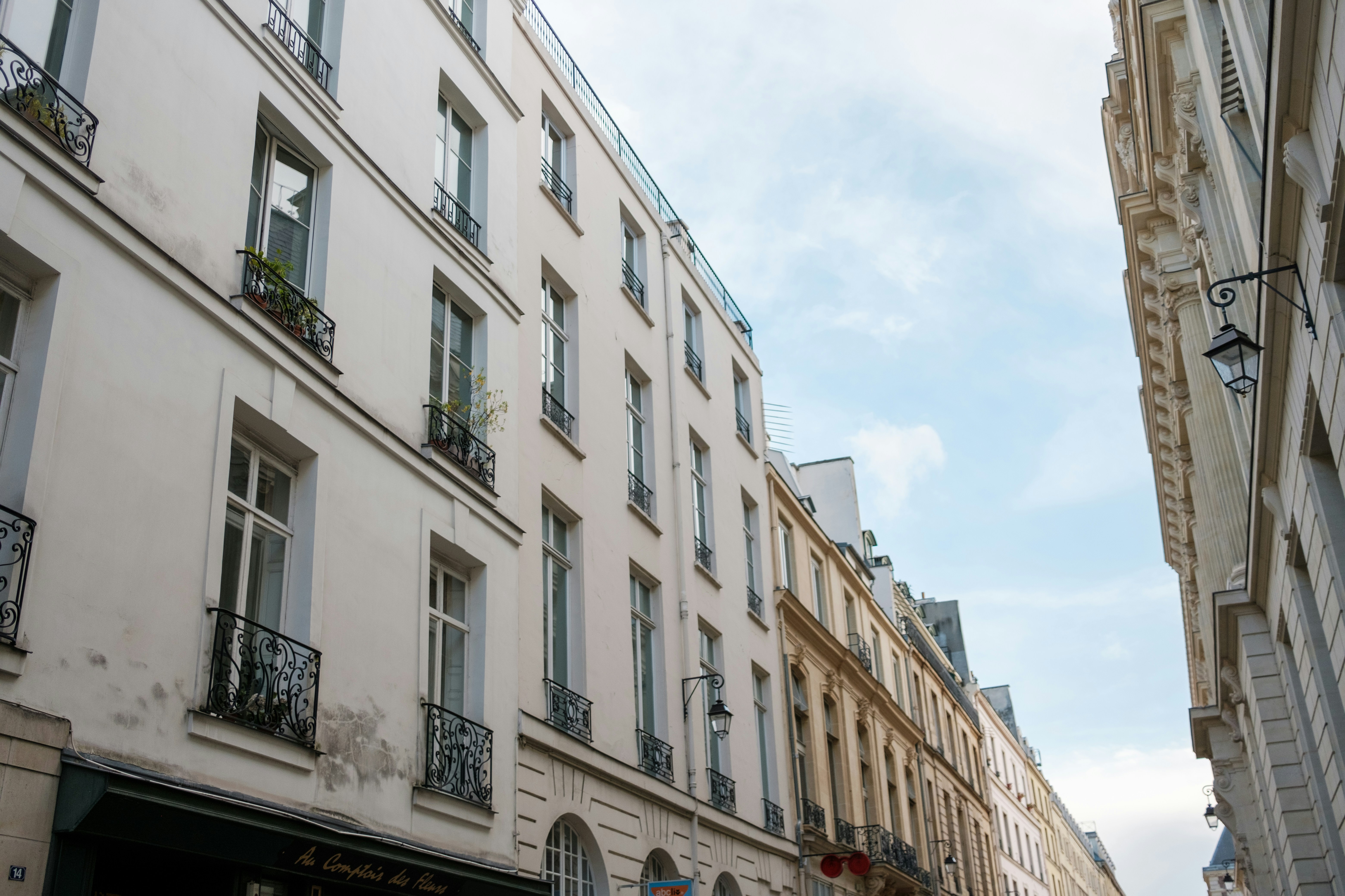 Photo by valentinlacoste