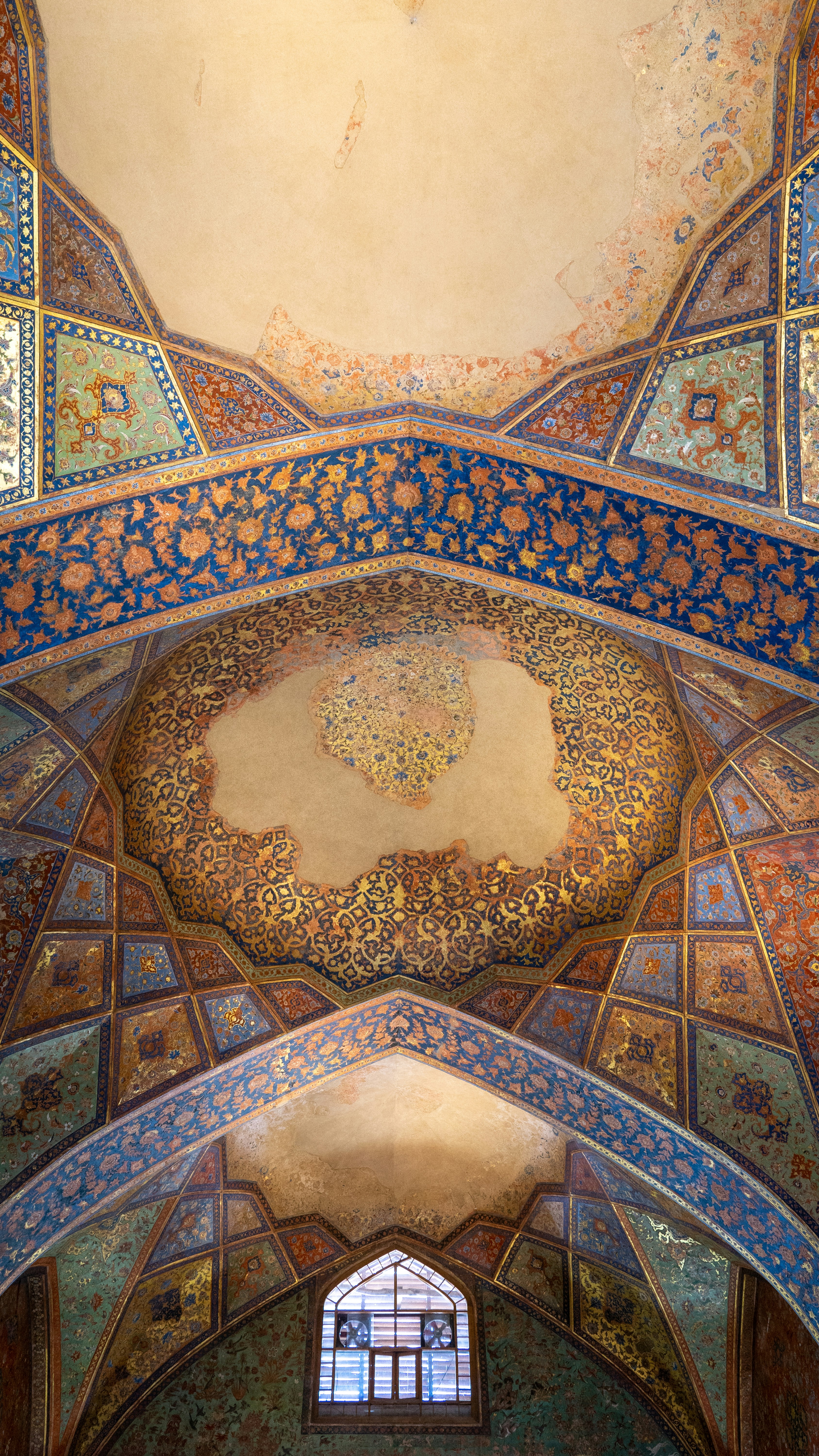 Photo by mahbodakhzami