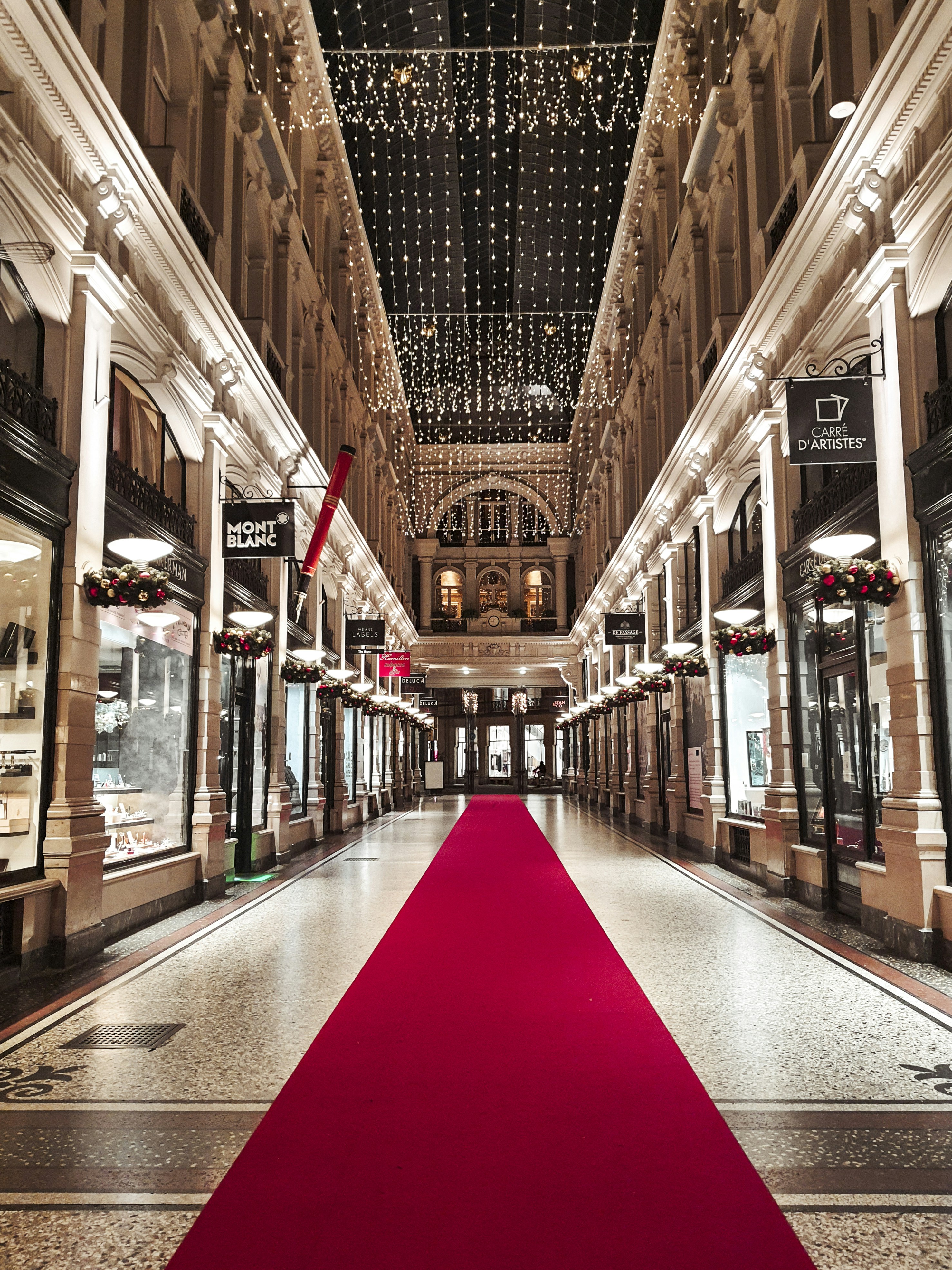 How Celebrity Stylists Build Red Carpet Fashion Looks