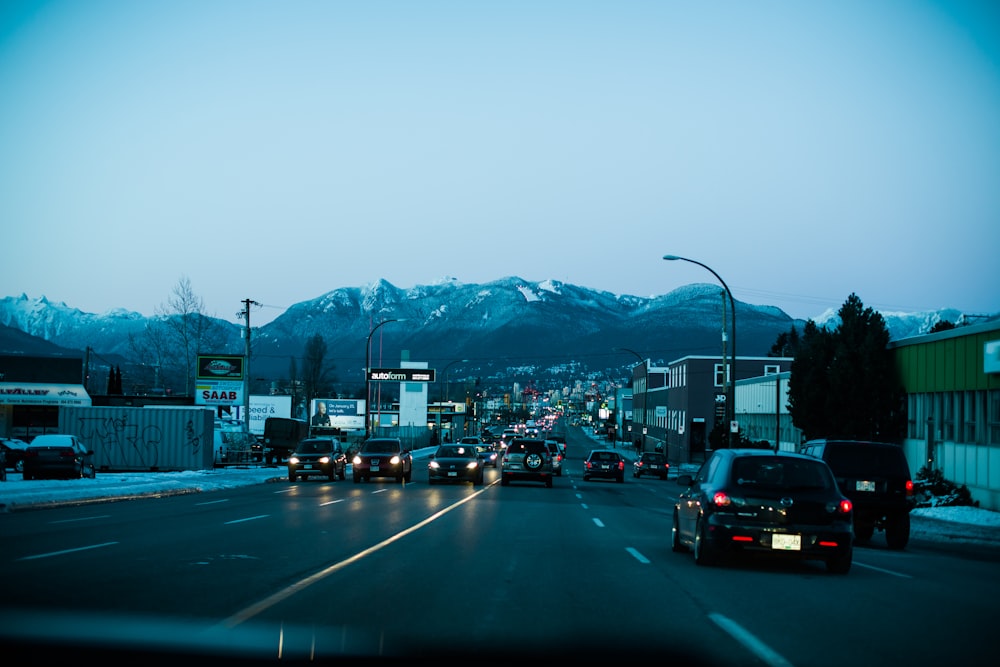 a city street filled with lots of traffic