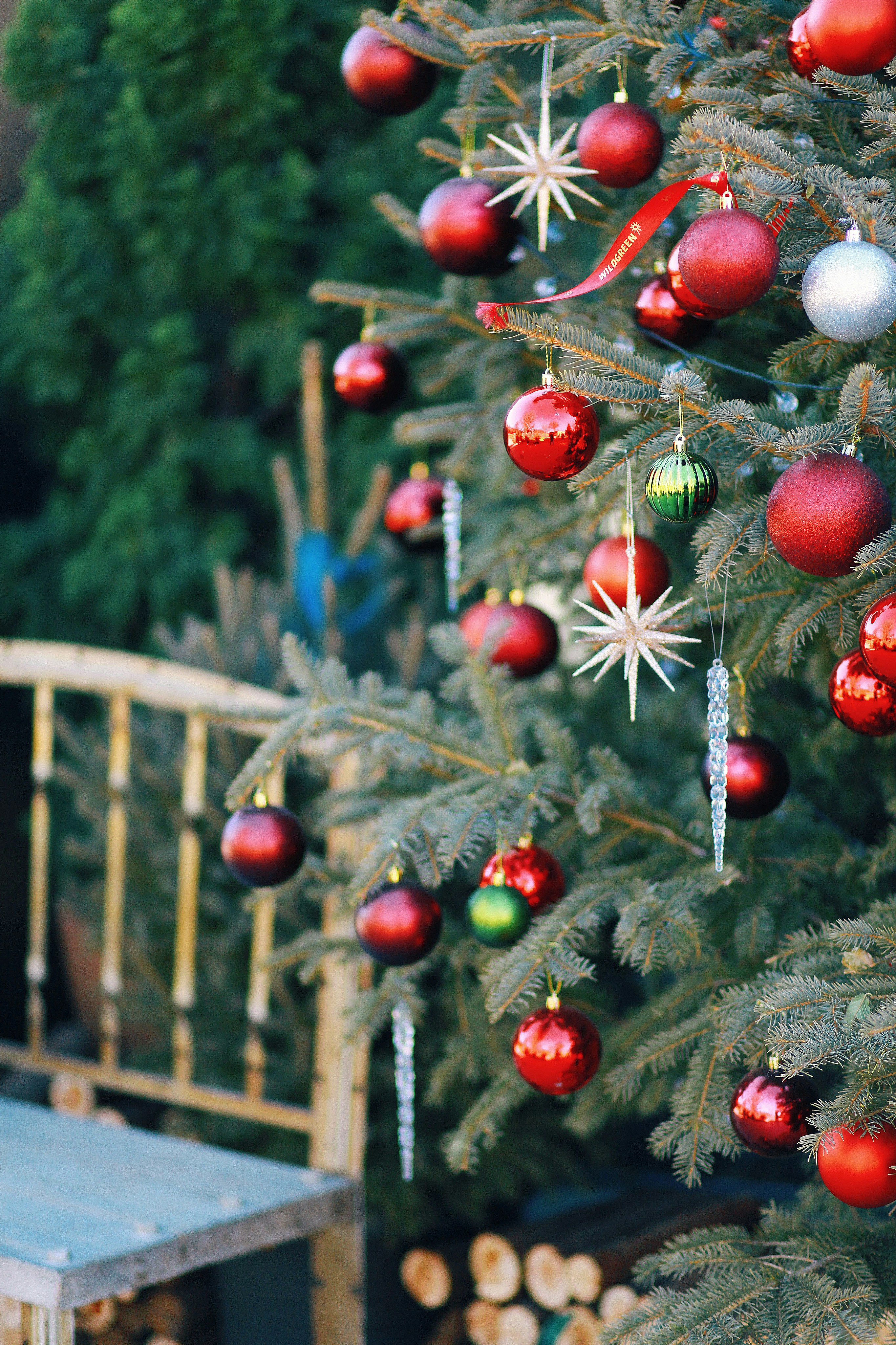 christmas ornament wallpaper, wallpaper, Christmas Bauble Crafts for Adults: Festive DIY Ideas 6