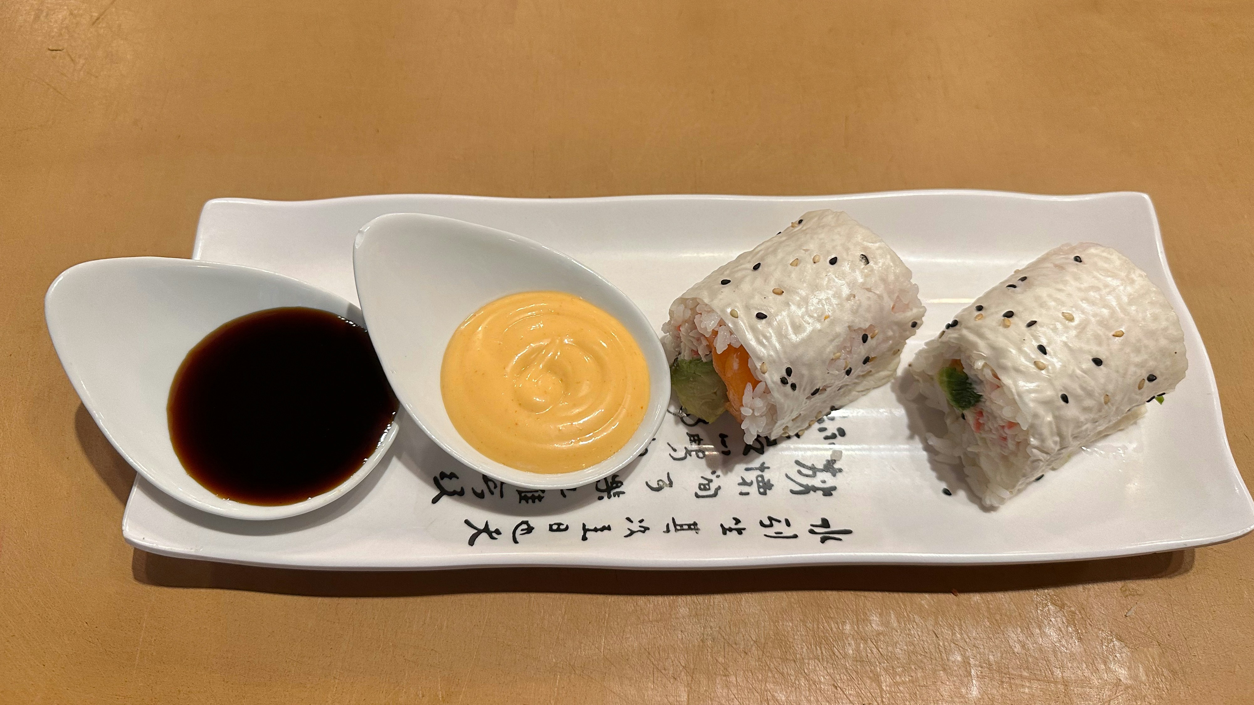 Rice-out rolls with soy and spicy mayo dipping sauces