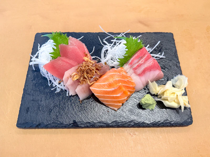 Sashimi Misto · 12 fatias