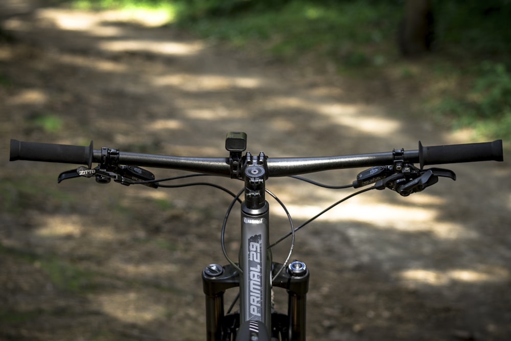 a close up of the handle bars on a bike