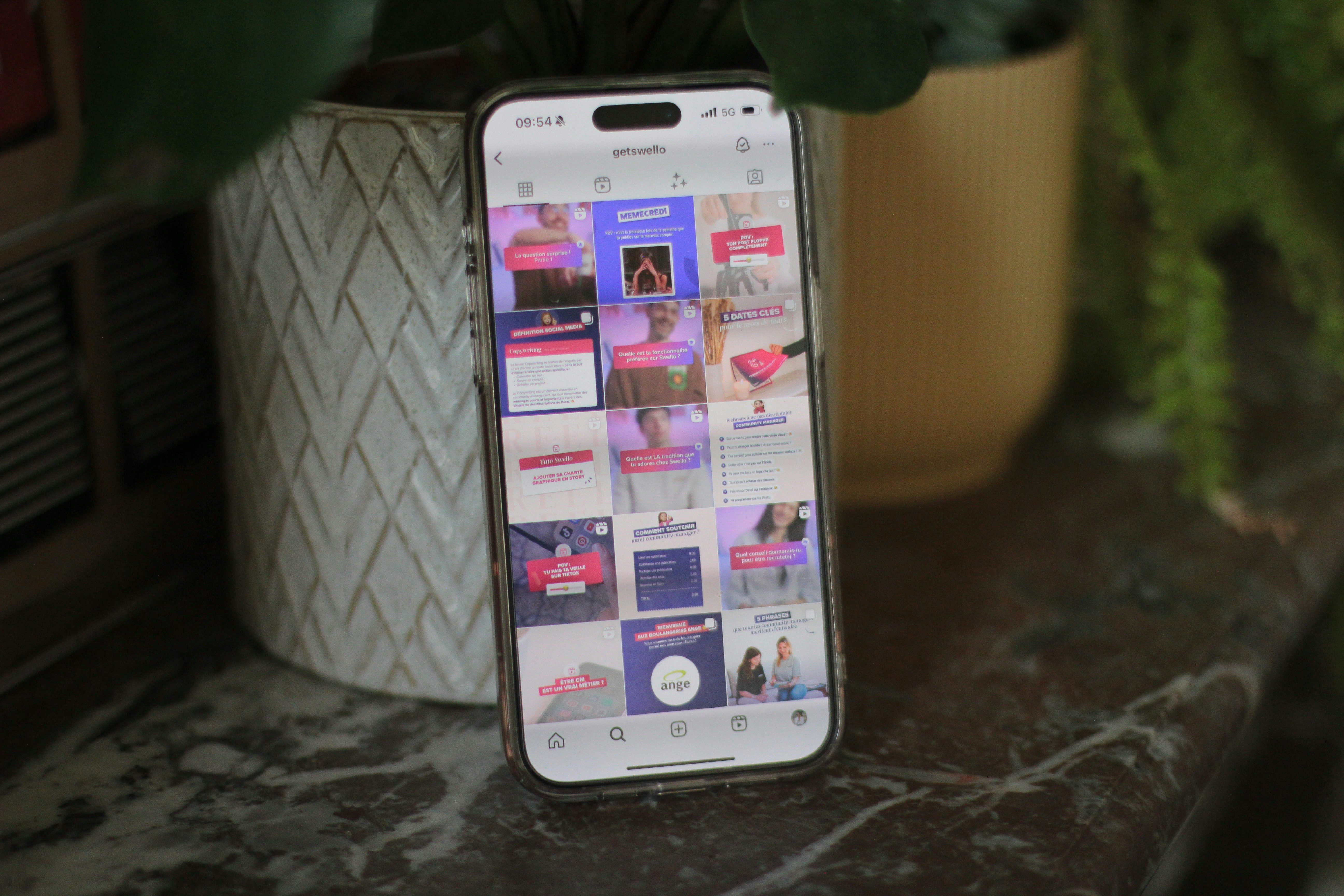 8 Samsung Display Features iPhone Can’t Match