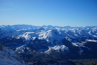 10 Magical Winter Destinations to Visit with Family in 2025