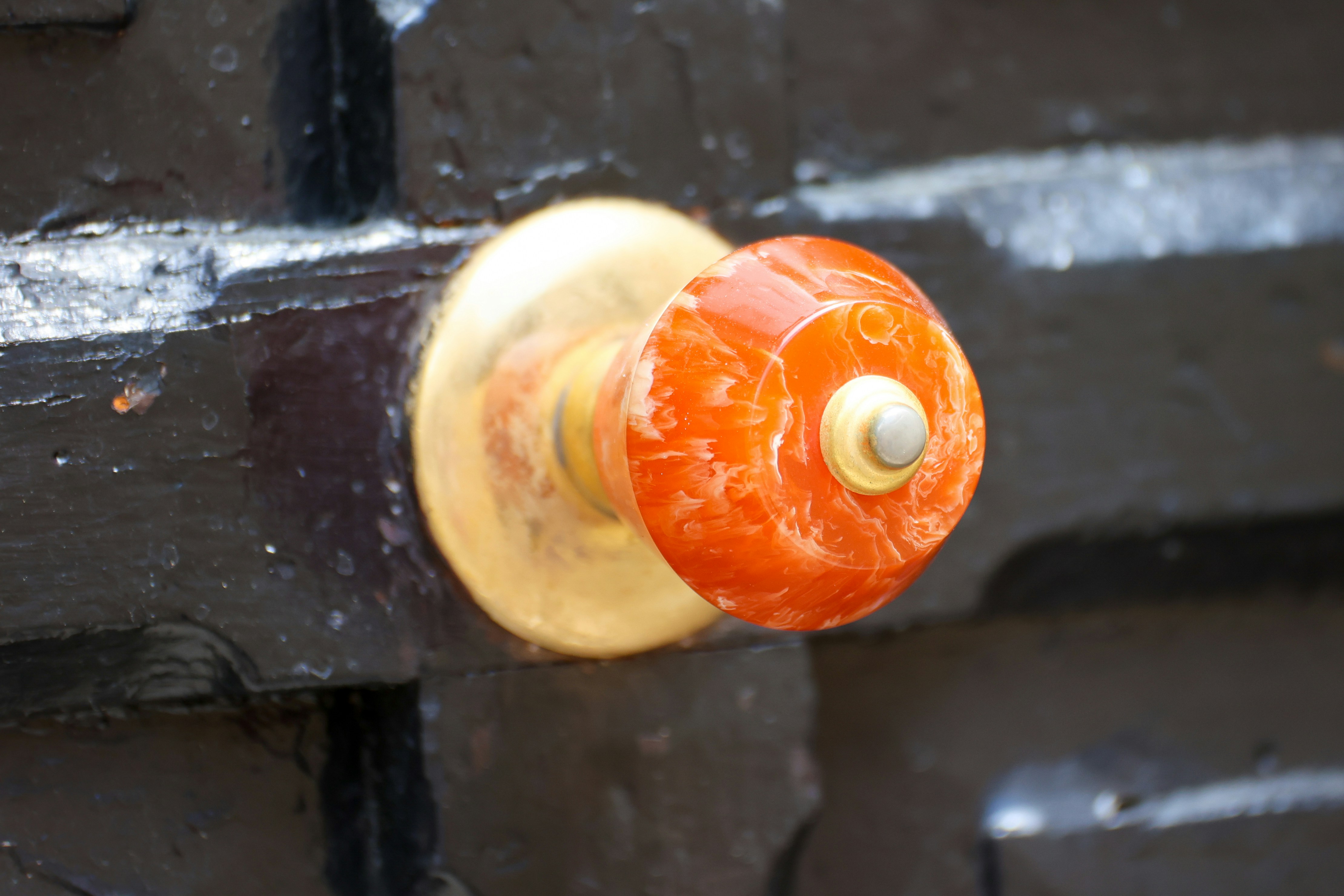 A close up of a door handle on a door photo – Free Food Image on Unsplash