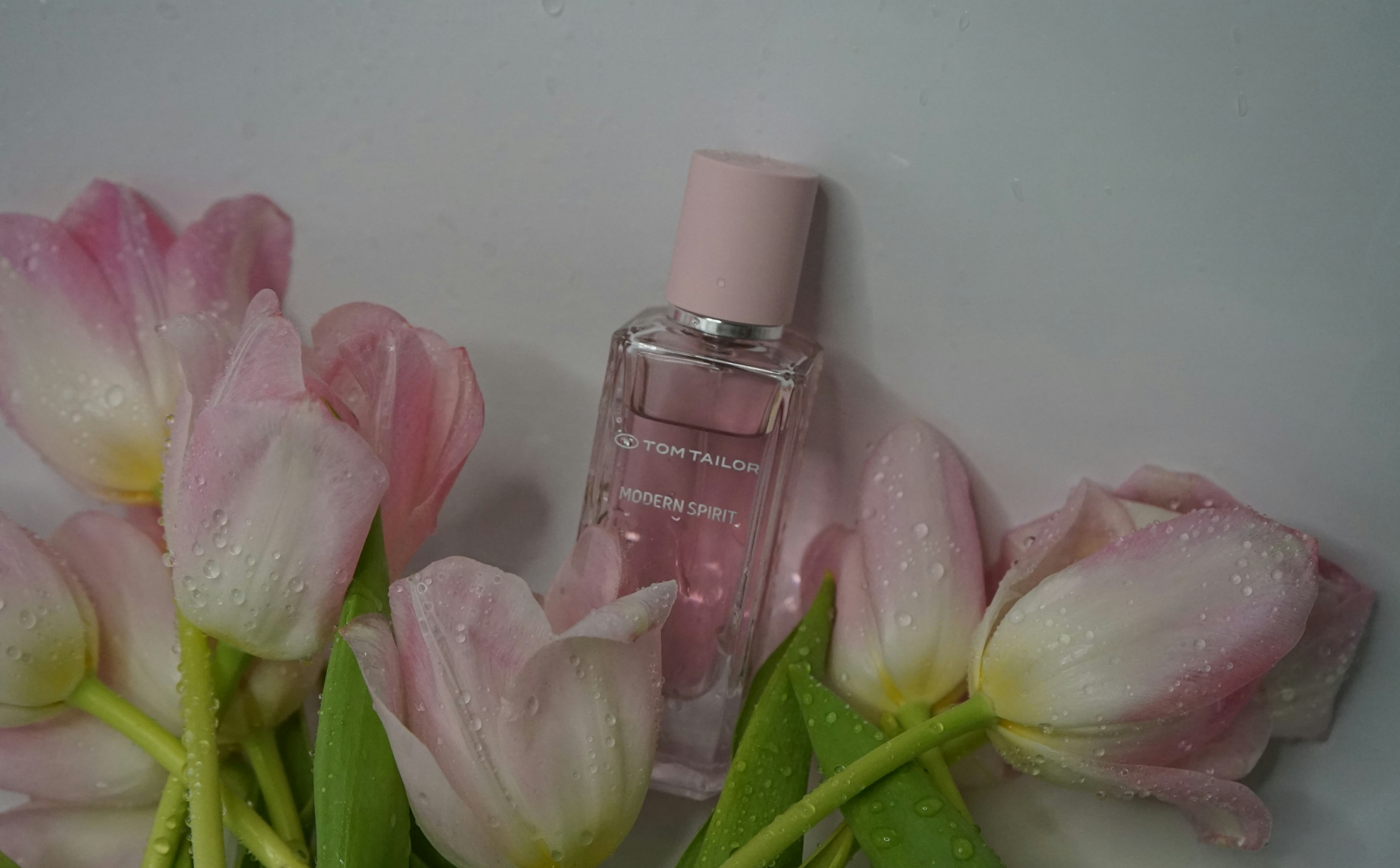 Floral Perfumes That Smell Modern, Not Old-Fashioned