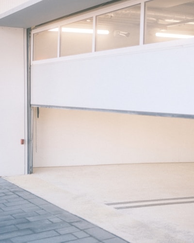 Motorised garage door
