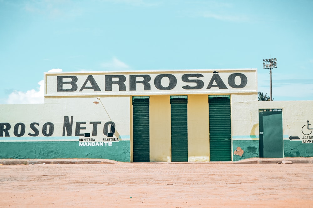 a building with a sign that says barrosao on it