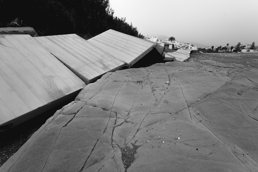 a black and white photo of some rocks