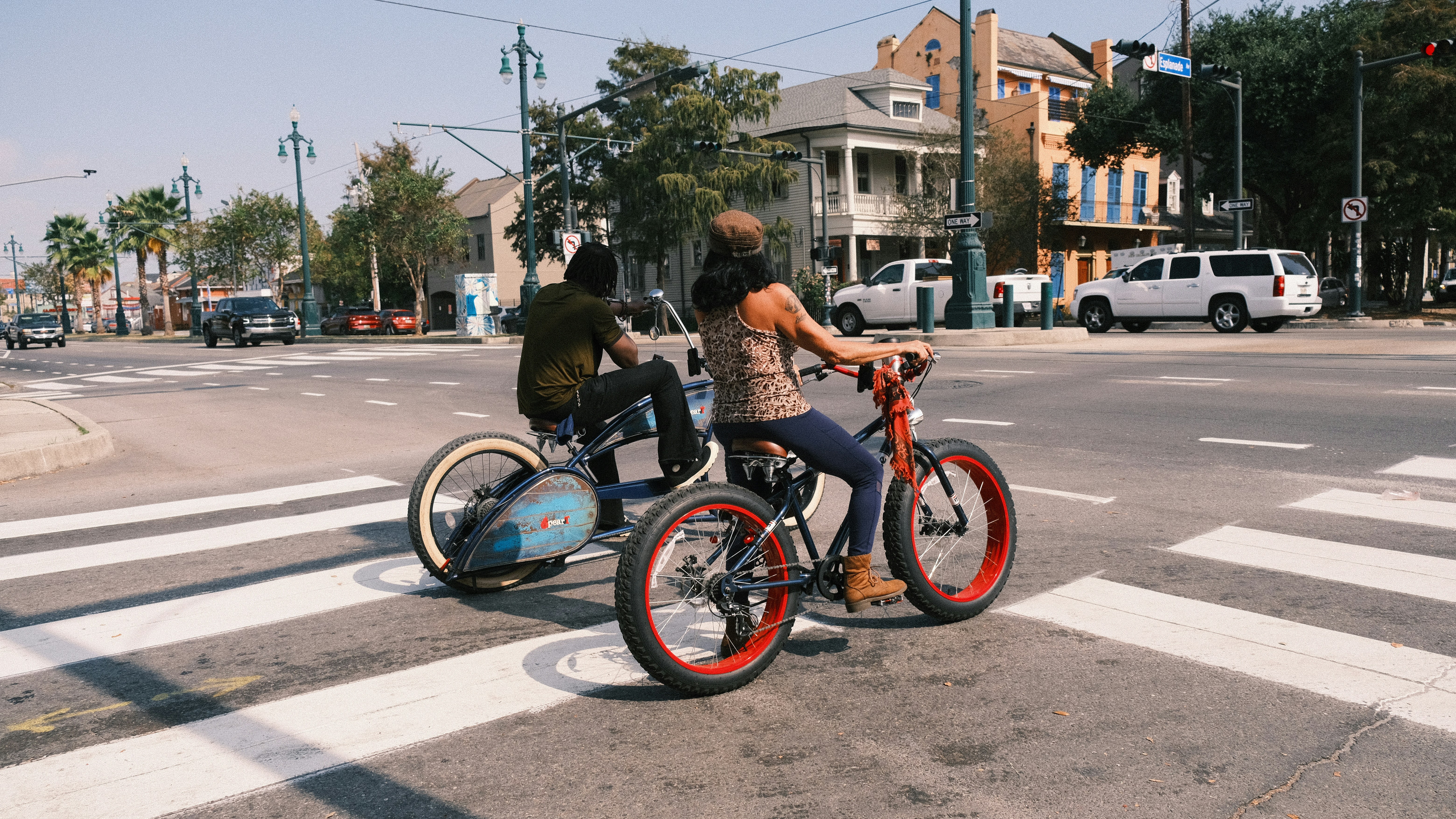 Couple on cruiser bicycles in New Orleans