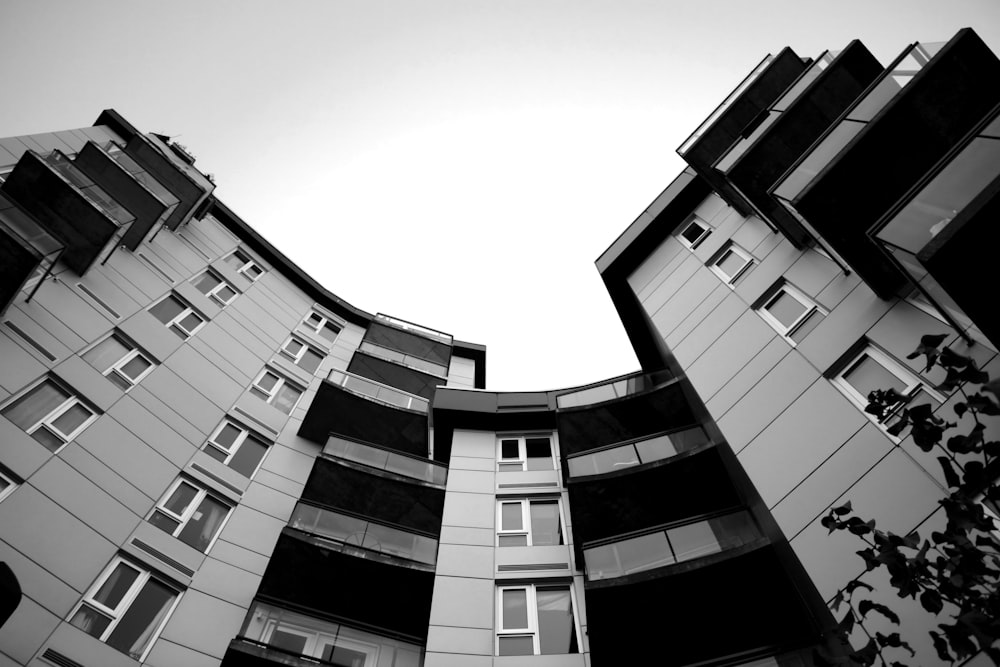 a black and white photo of a tall building