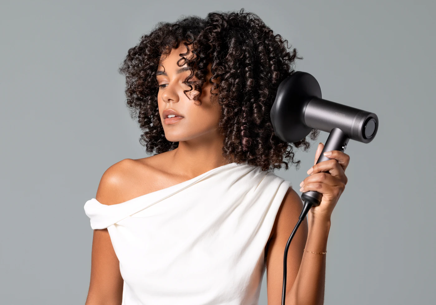Chaleur du coiffage : comment protéger vraiment ses cheveux du lisseur et du sèche-cheveux
