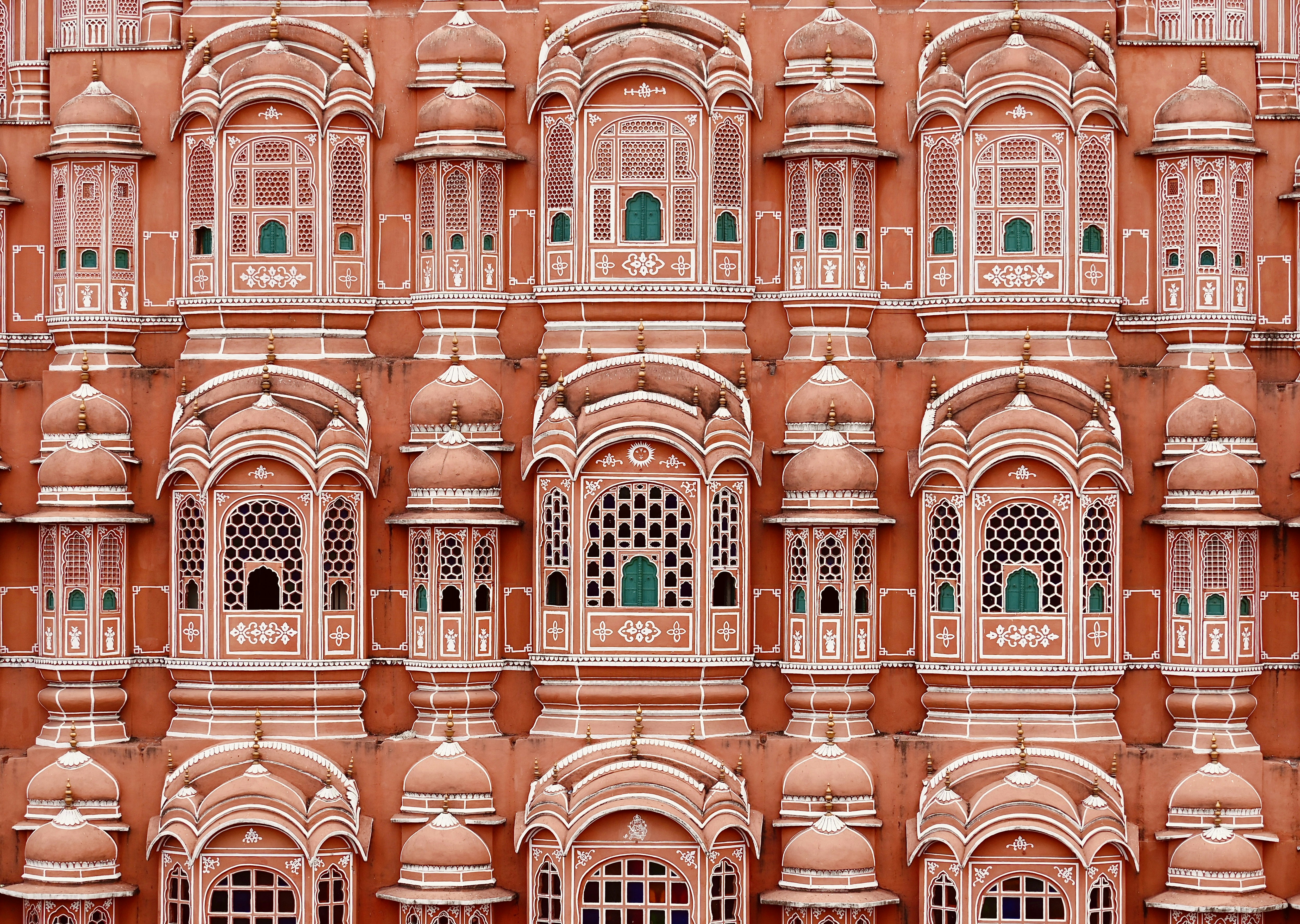 Hawa Mahal Palace in Jaipur - The iconic Palace of Winds
