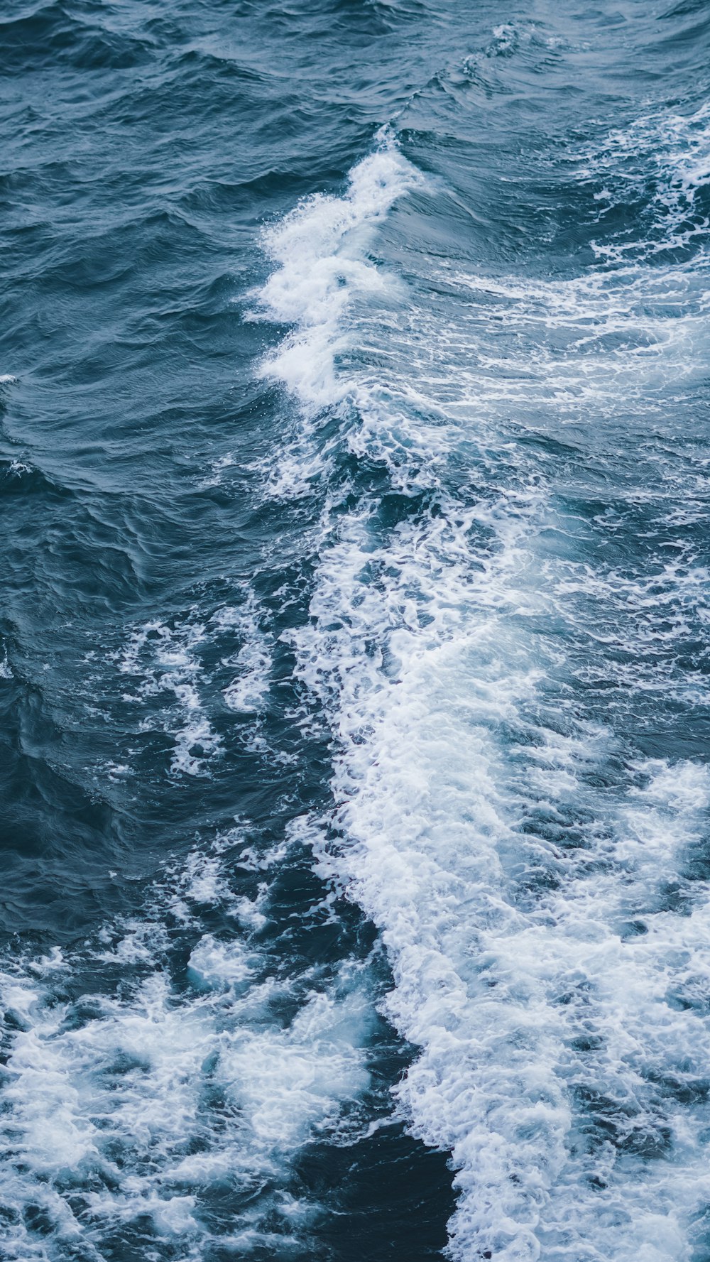 the wake of a boat in the ocean