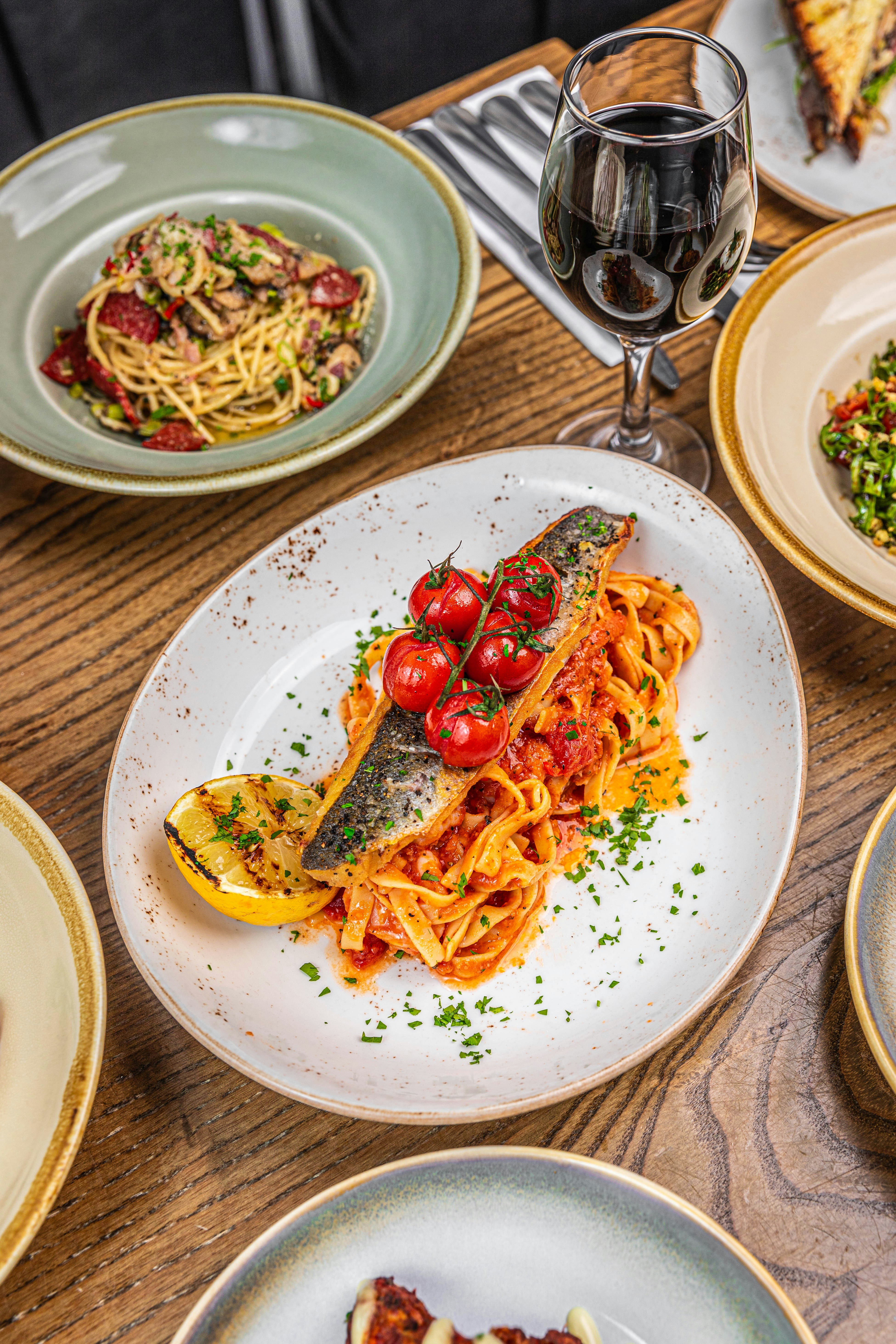 Balık Levrek Fırında Sebzelerle