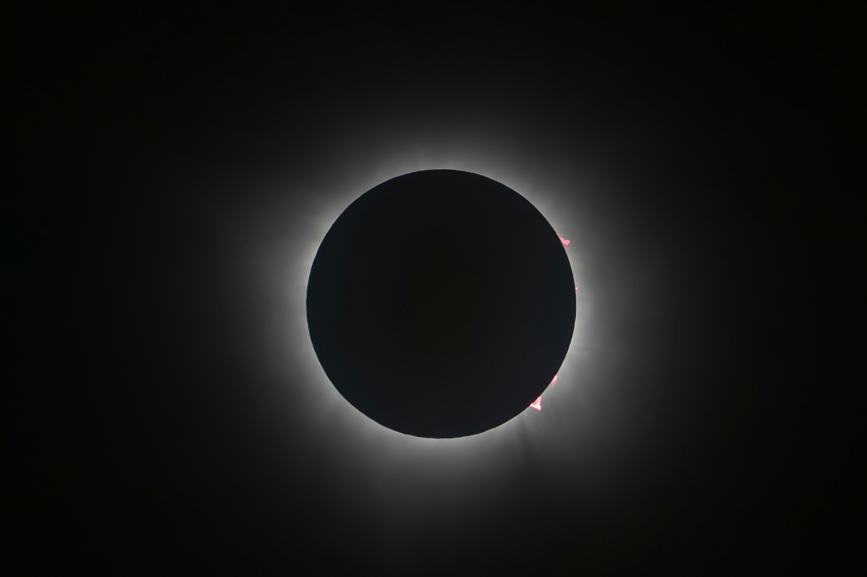 the sun's corona corona during a solar eclipse
