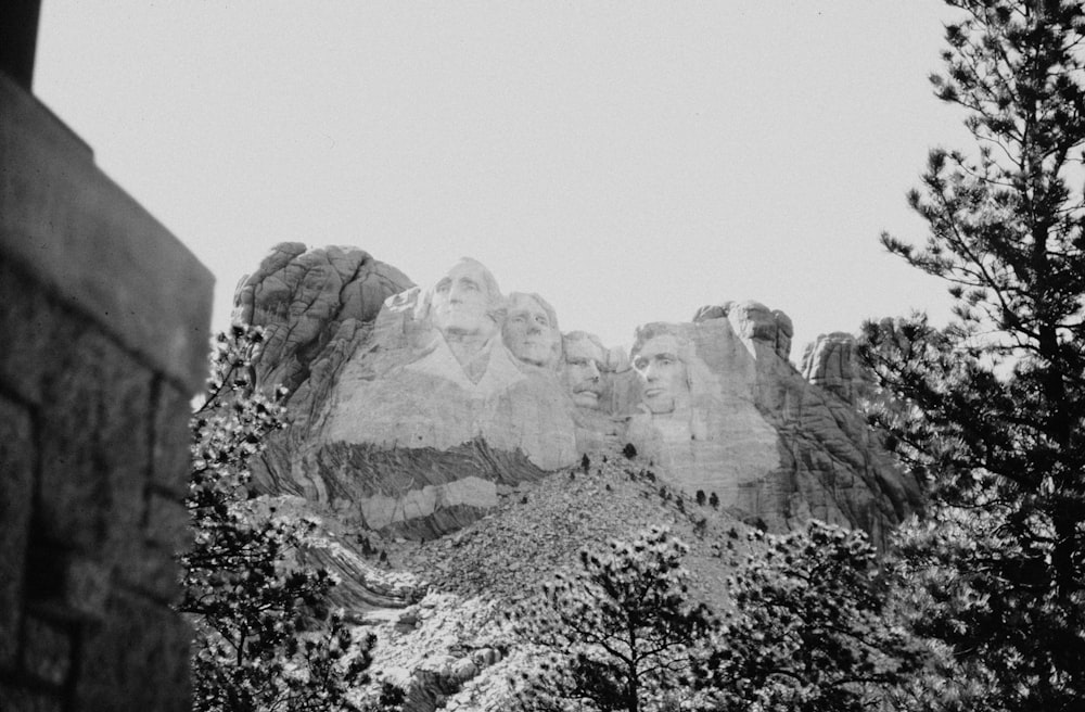 a black and white photo of mount rush