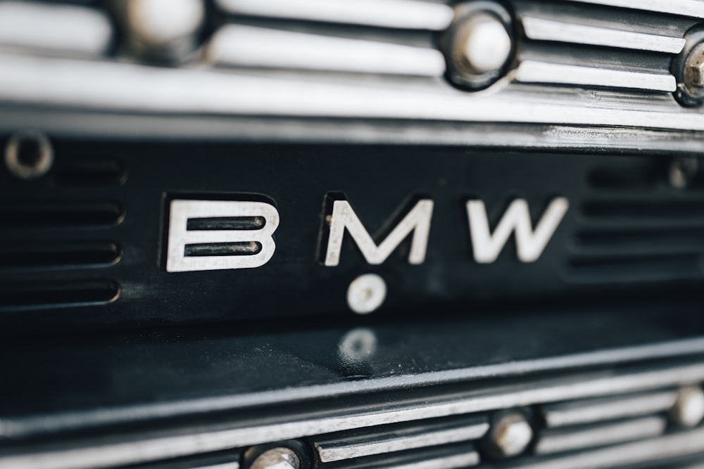 a close up of the bmw logo on the front of a car