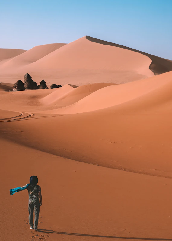 Paysages de Tin Merzouga dans le parc national du Tassili n’Ajjer près de Djanet, Algérie