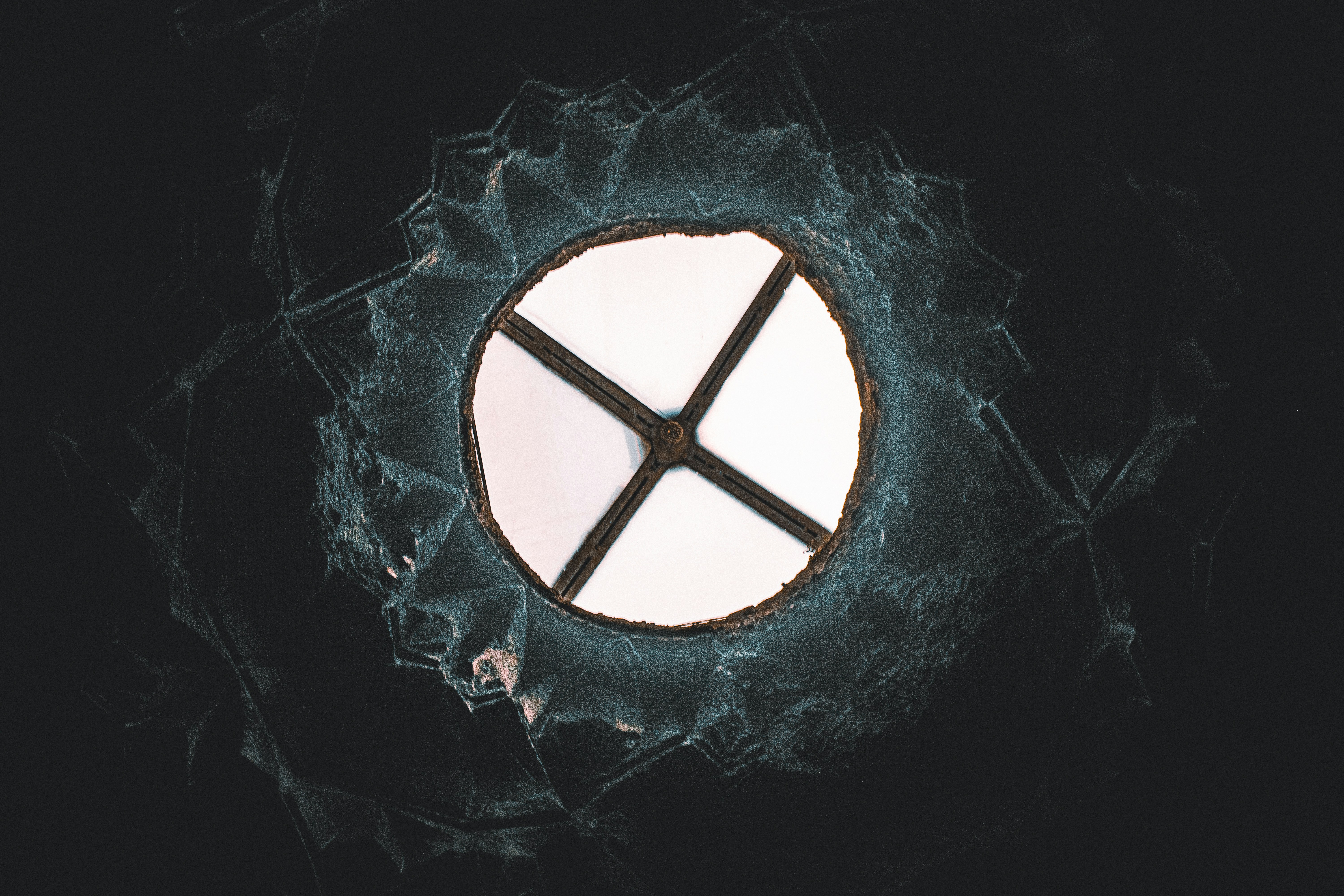 photo-1713008451217-0cf9cc5ec242?ixid=M3wxMjA3fDB8MXxzZWFyY2h8MTF8fHdlYiUyMHh4eCUyMHdlYnxlbnwwfHx8fDE3NDYxMDUwMTF8MA\u0026ixlib=rb-4.0.3