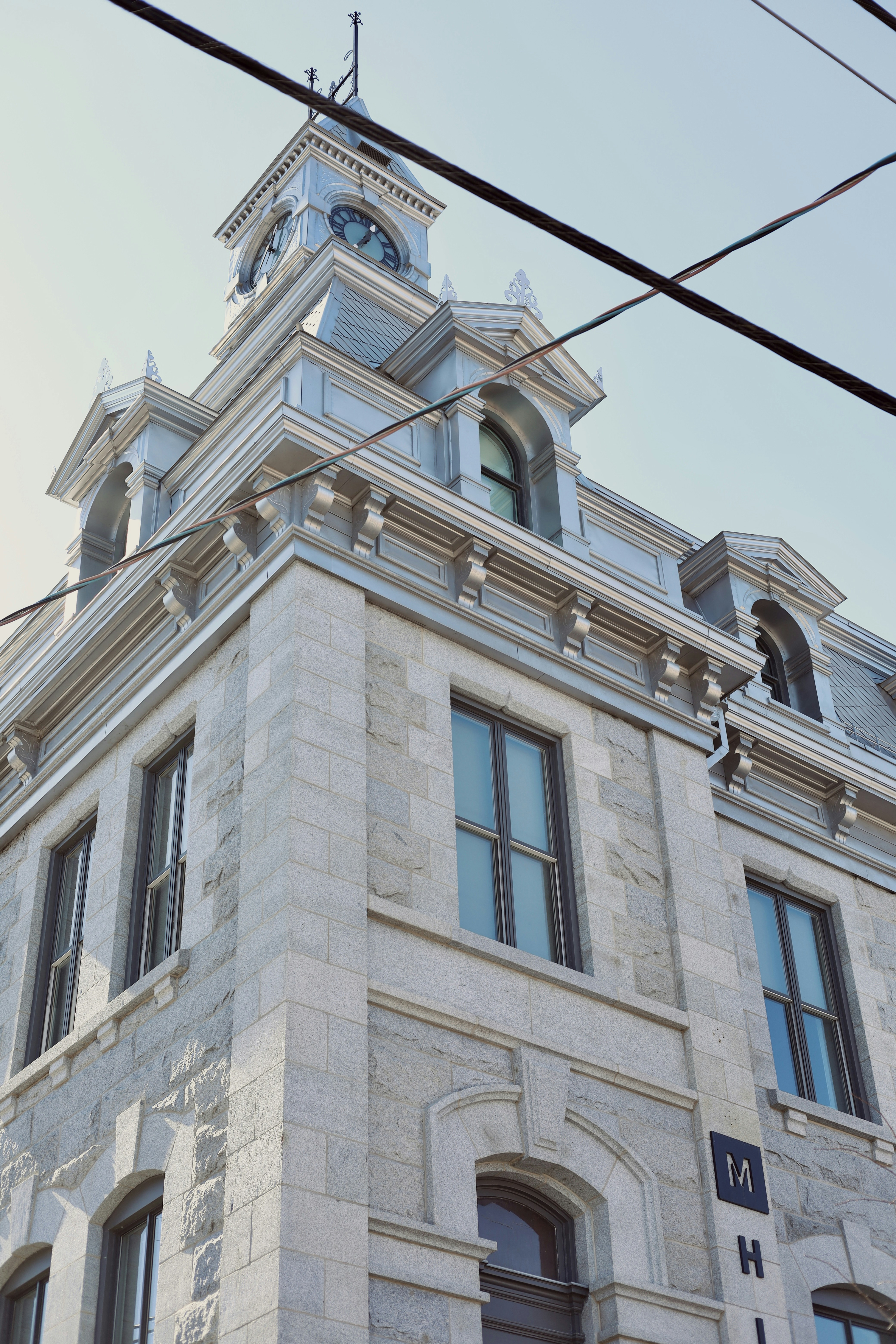 Photo by frankmezthi