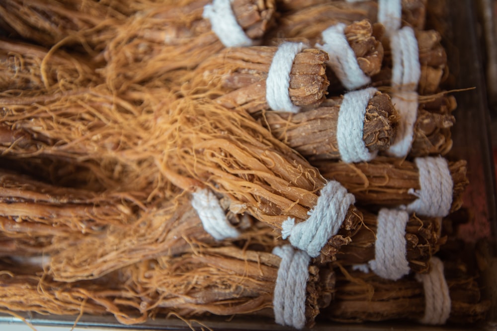 a close up of a bunch of cinnamon sticks