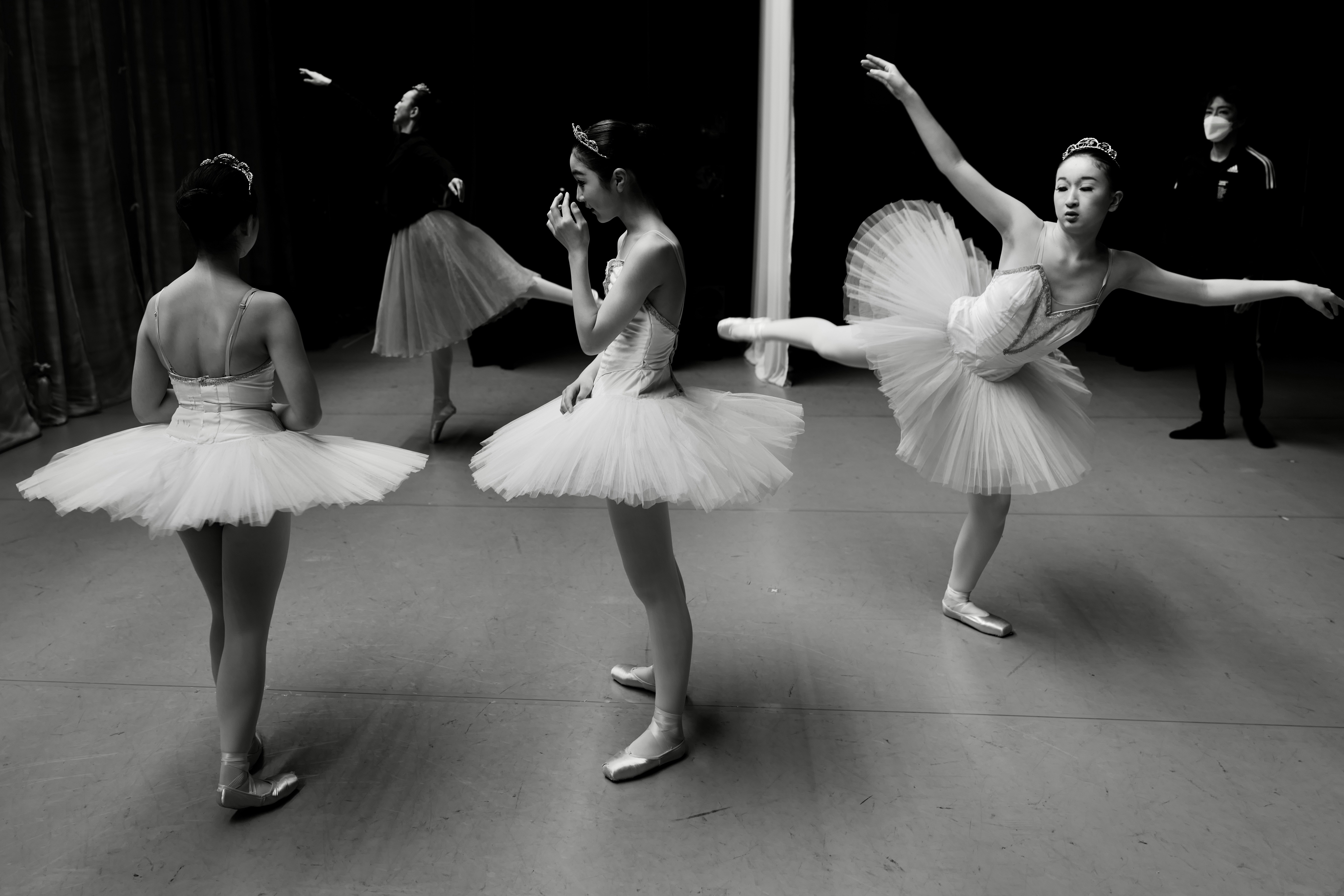 Une photo en noir et blanc d'un groupe de ballerines photo – Image gratuite  de Ballet sur Unsplash, image size:3000x2000