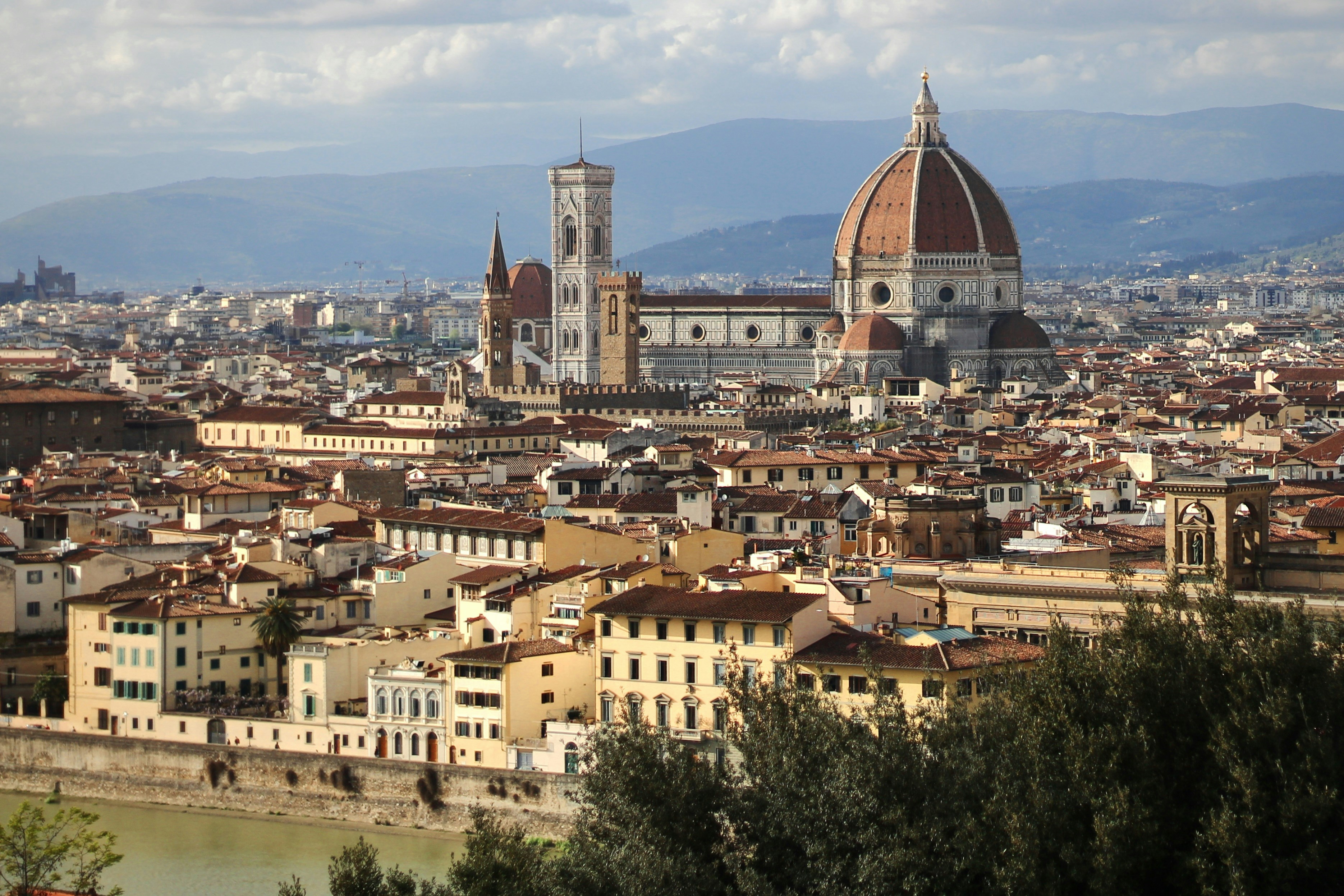 Image by Lorenzo Turroni via Unsplash